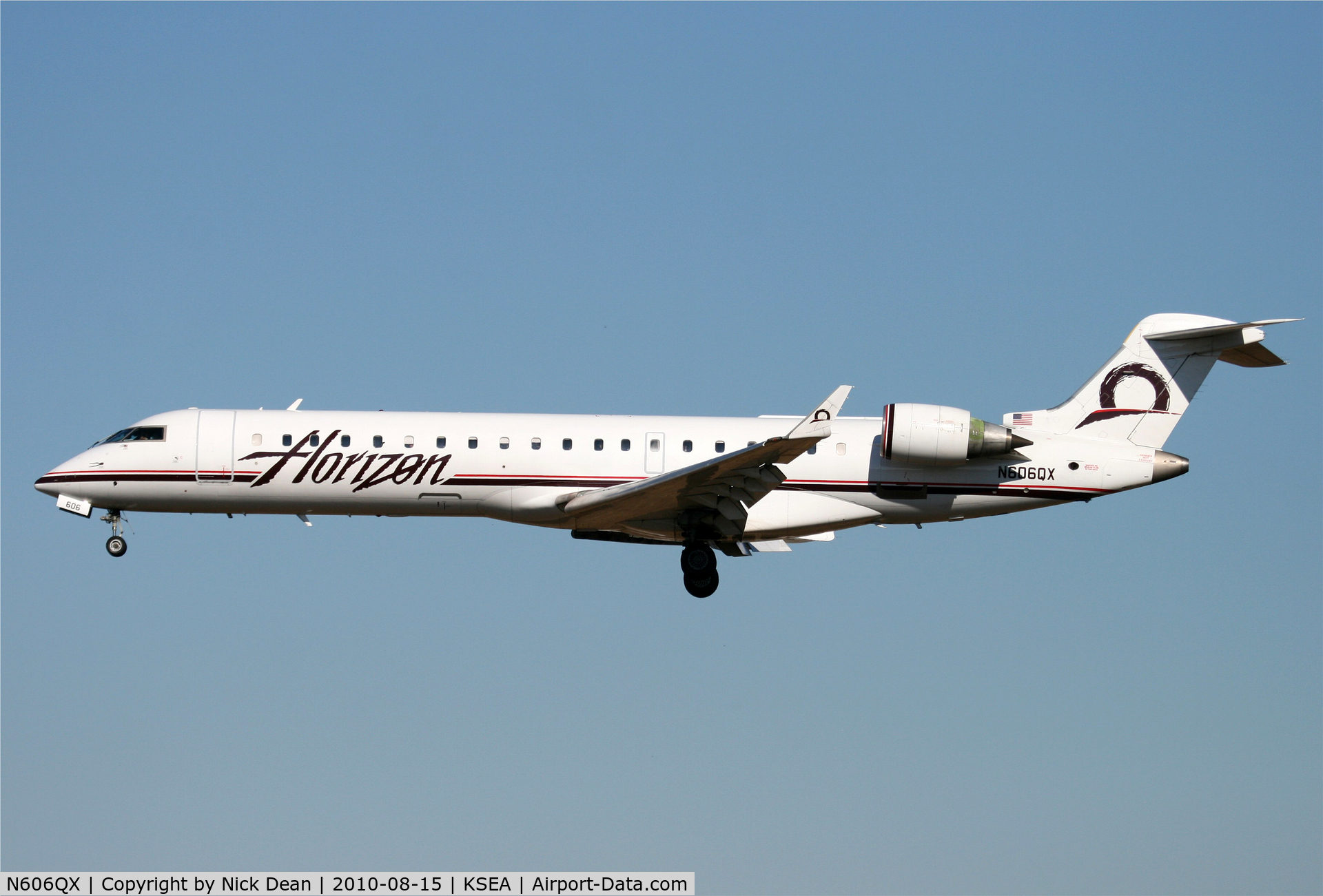 N606QX, 2001 Bombardier CRJ-701 (CL-600-2C10) Regional Jet C/N 10023, KSEA