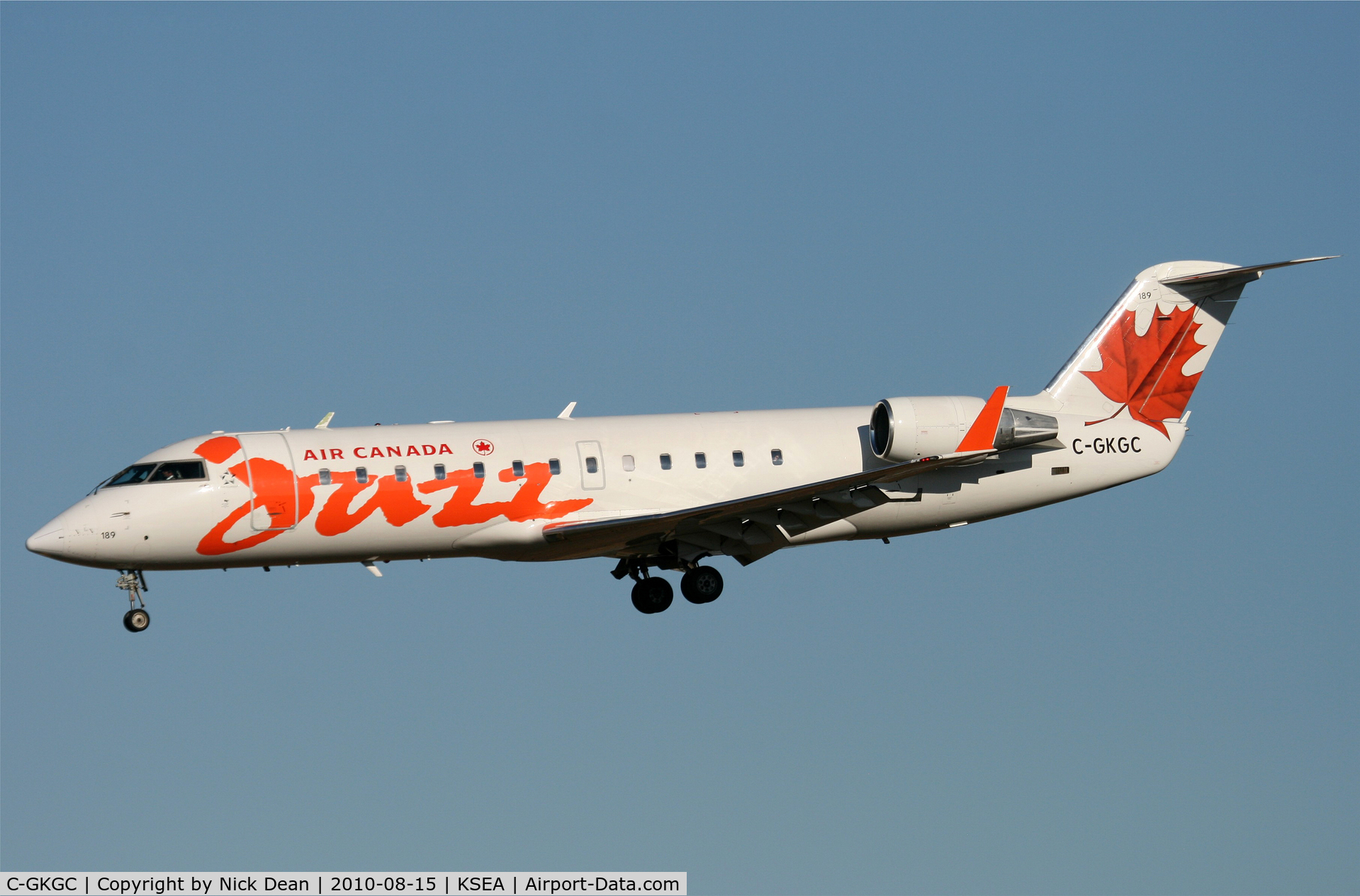 C-GKGC, 1999 Canadair CRJ-200ER (CL-600-2B19) C/N 7334, KSEA