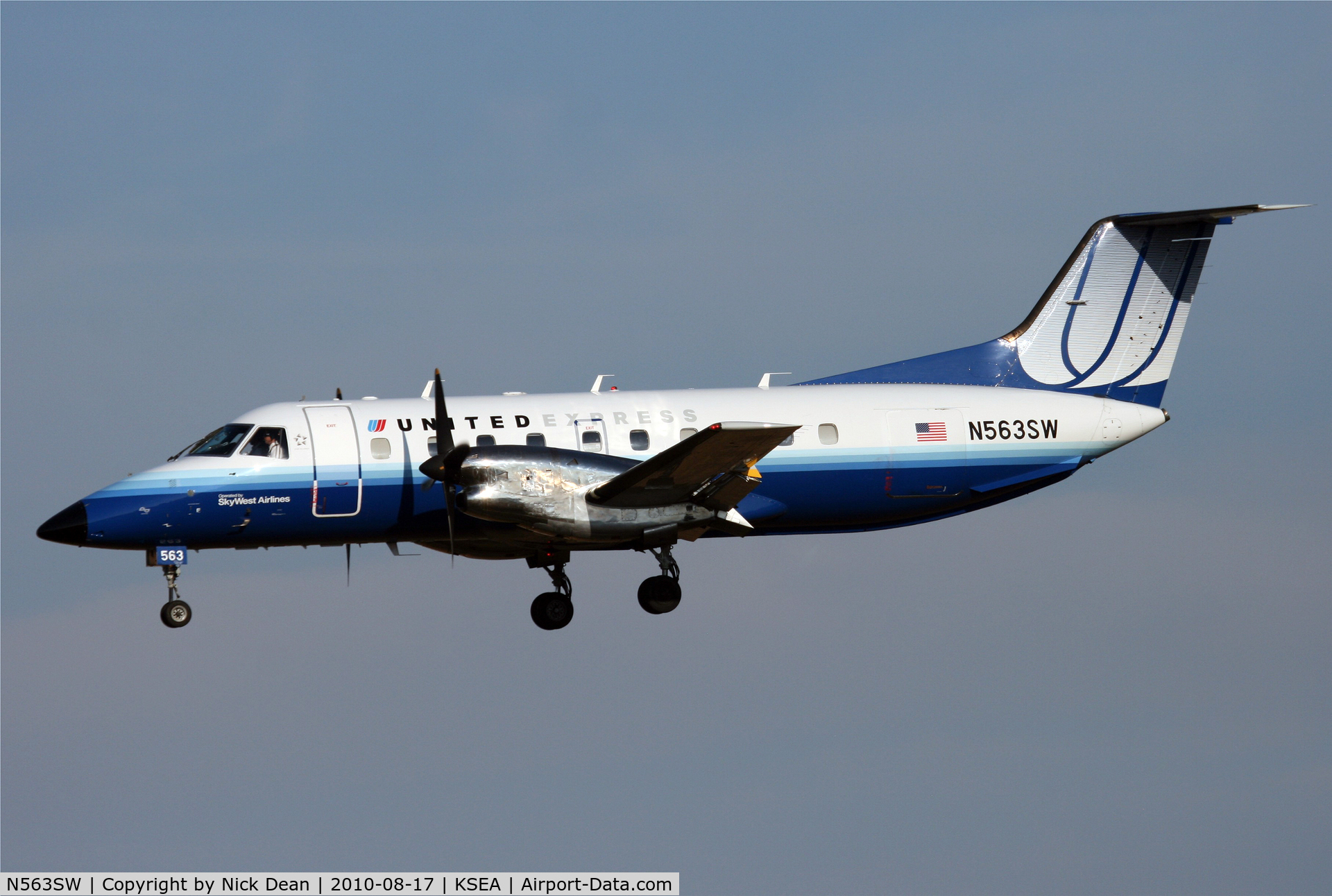 N563SW, 1998 Embraer EMB-120 Brasilia C/N 120338, KSEA