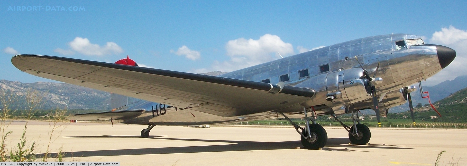 HB-ISC, 1943 Douglas DC-3C-S1C3G (C-47A) C/N 9995, Parked.