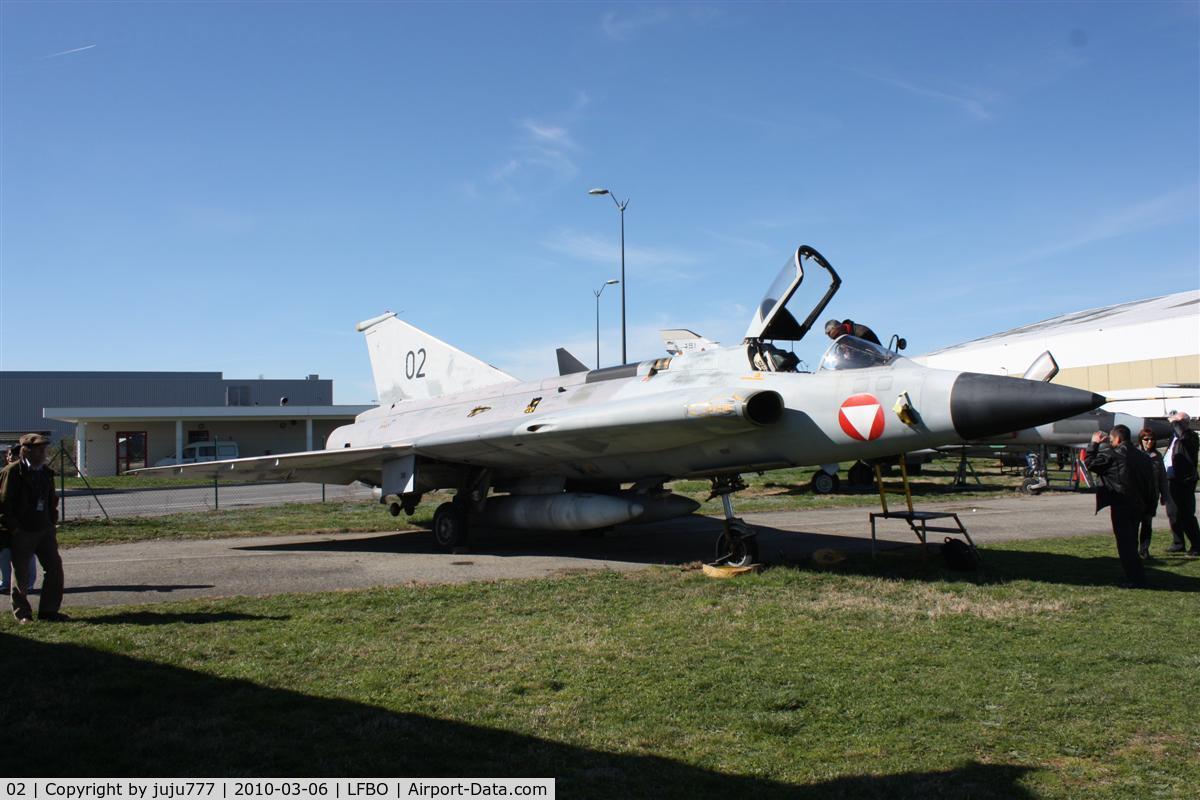 02, Saab J-35Oe MkII Draken C/N 35-1402, on display at Ailes Anciennes Toulouse