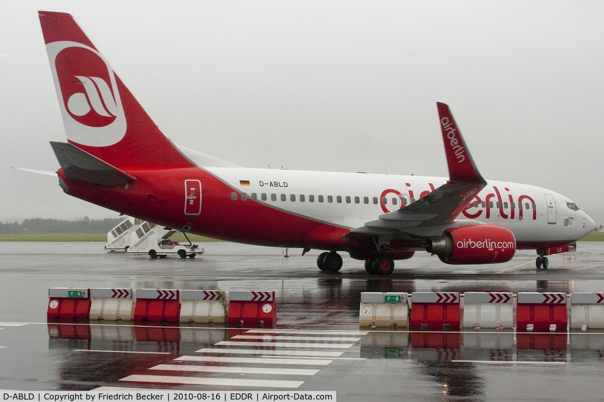 D-ABLD, 2008 Boeing 737-76J C/N 36117, arrival from Berlin in pouring rain