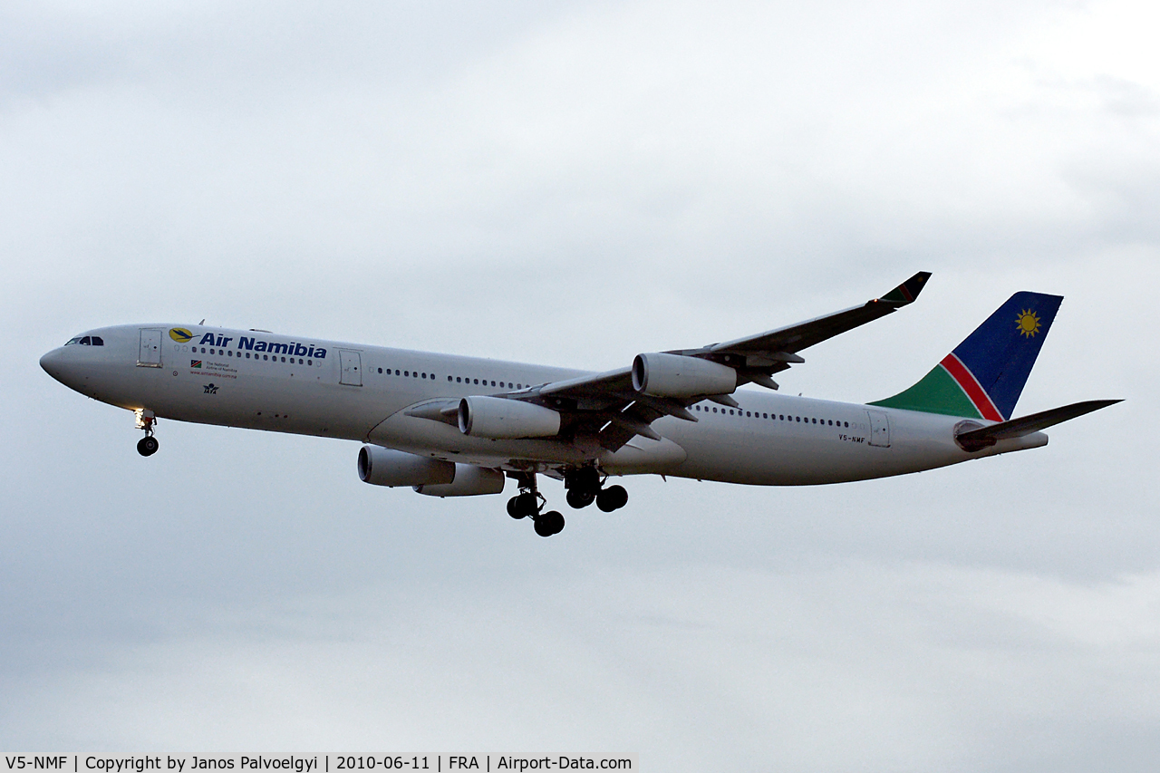 V5-NMF, 1994 Airbus A340-311 C/N 047, Air Namibia airbus A340-311 to approach on RWY25L inFRA/EDDF