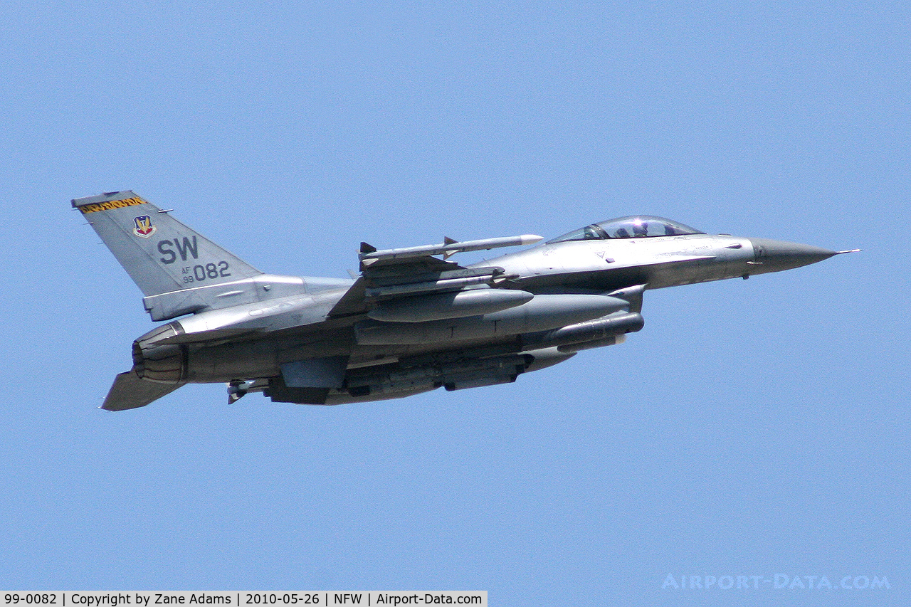 99-0082, 1999 Lockheed Martin F-16CJ Fighting Falcon C/N CC-217, At NASJRB Fort Worth, TX