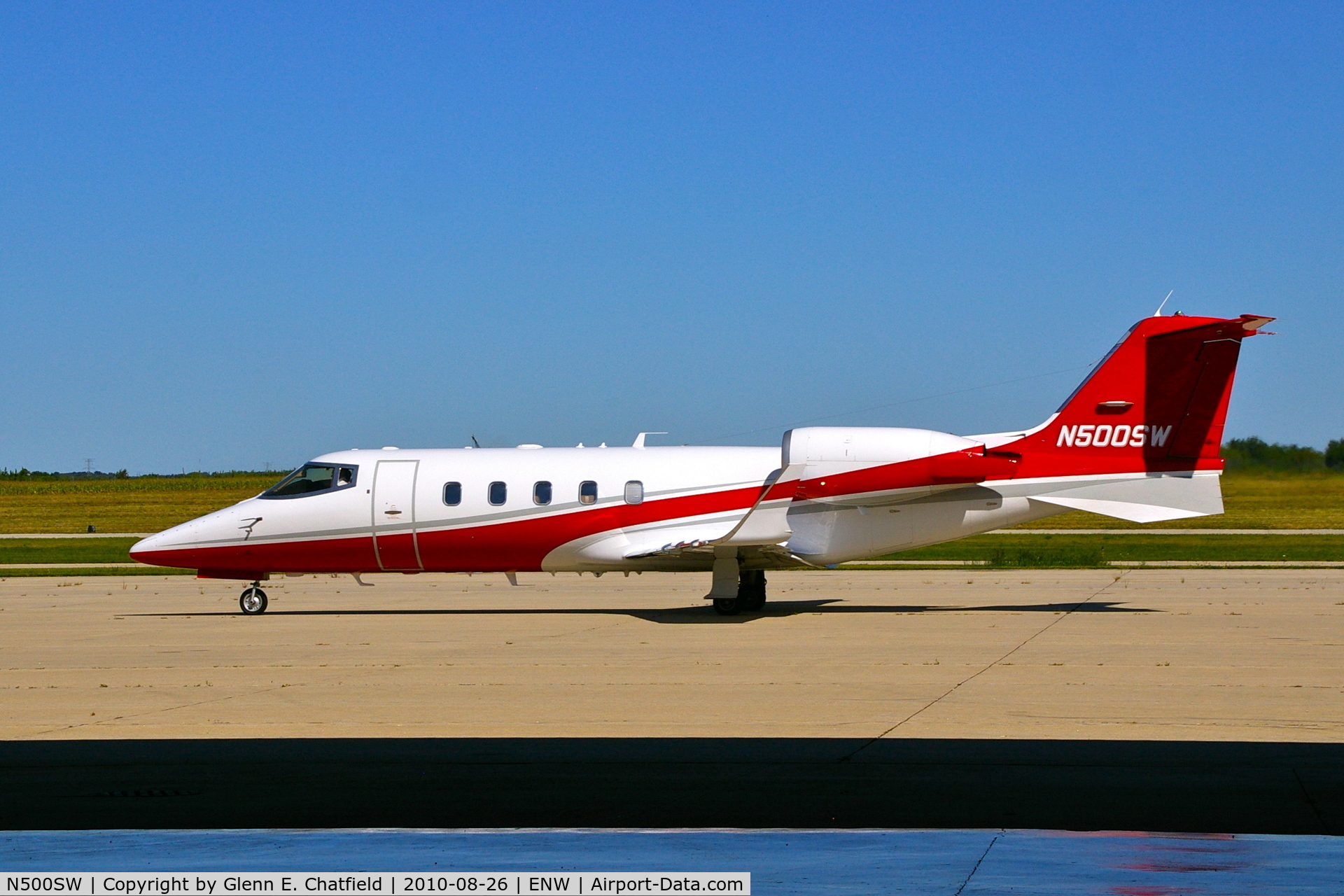 N500SW, 1993 Learjet 60 C/N 017, Taxiing for departure