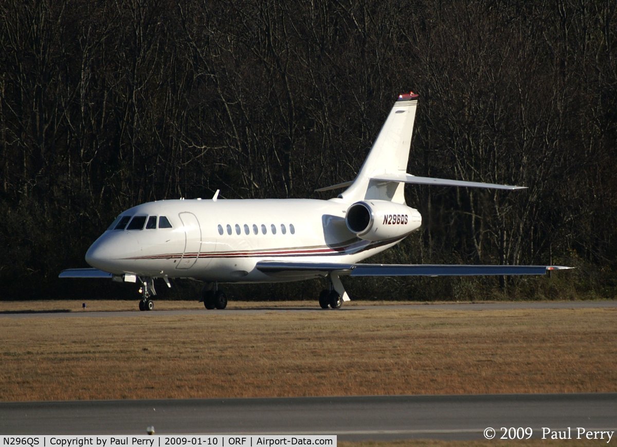 N296QS, 2002 Dassault Falcon 2000 C/N 196, Another Falcon in line
