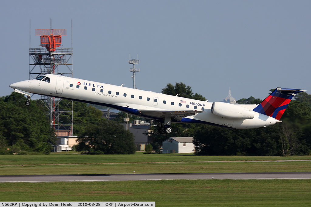 N562RP, 2002 Embraer ERJ-145LR (EMB-145LR) C/N 145451, Delta Connection (Chautauqua Airlines) N562RP departing RWY 5 en route to Detroit Metro Wayne County as Flight CHQ6075.