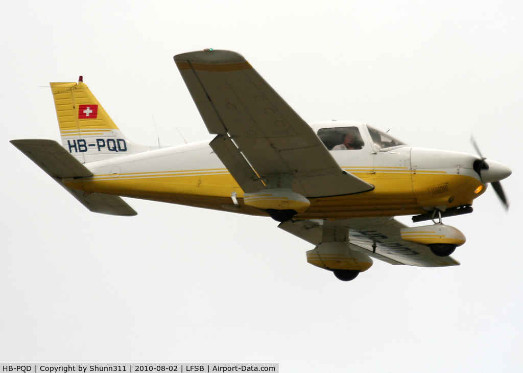 HB-PQD, 1989 Piper PA-28-181 Archer C/N 2890149, Landing rwy 16