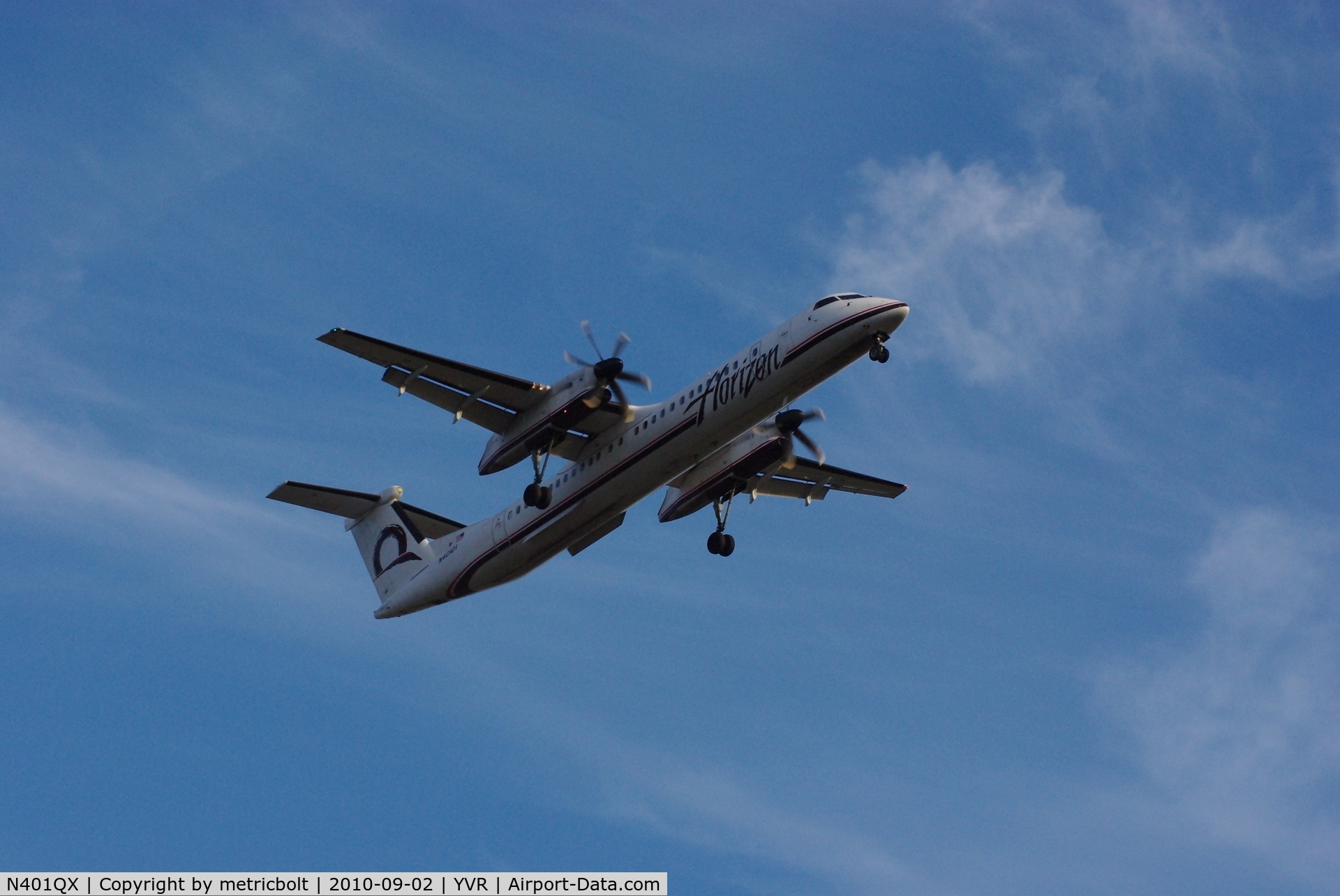 N401QX, 2001 De Havilland Canada DHC-8-402 Dash 8 C/N 4031, Evening arrival