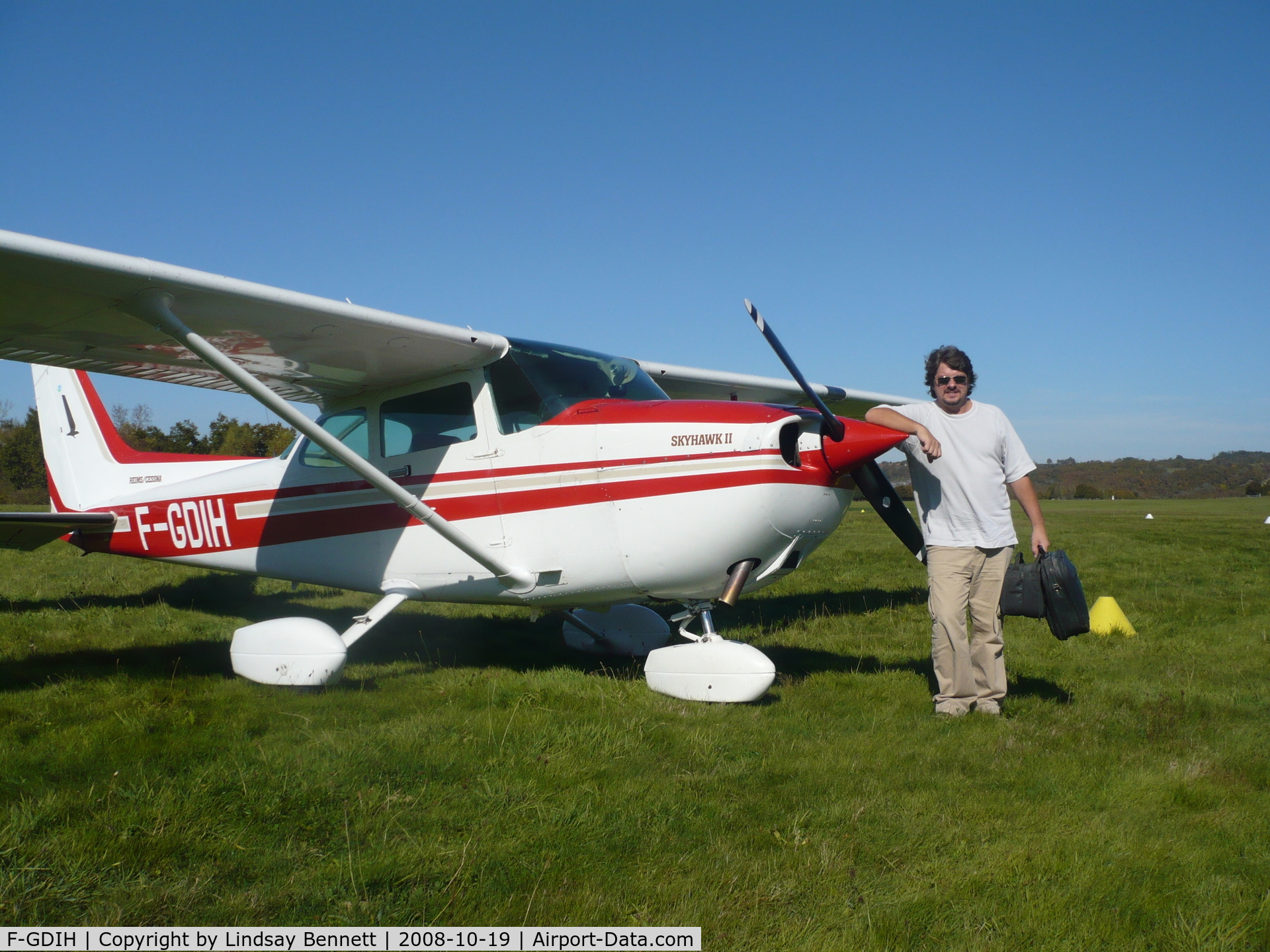 F-GDIH, Reims F172P C/N 2138, F-GDIH with pilot Pete Bennett in front of club house at Aero Club de la Creuse near Gueret in the Limousin region of France