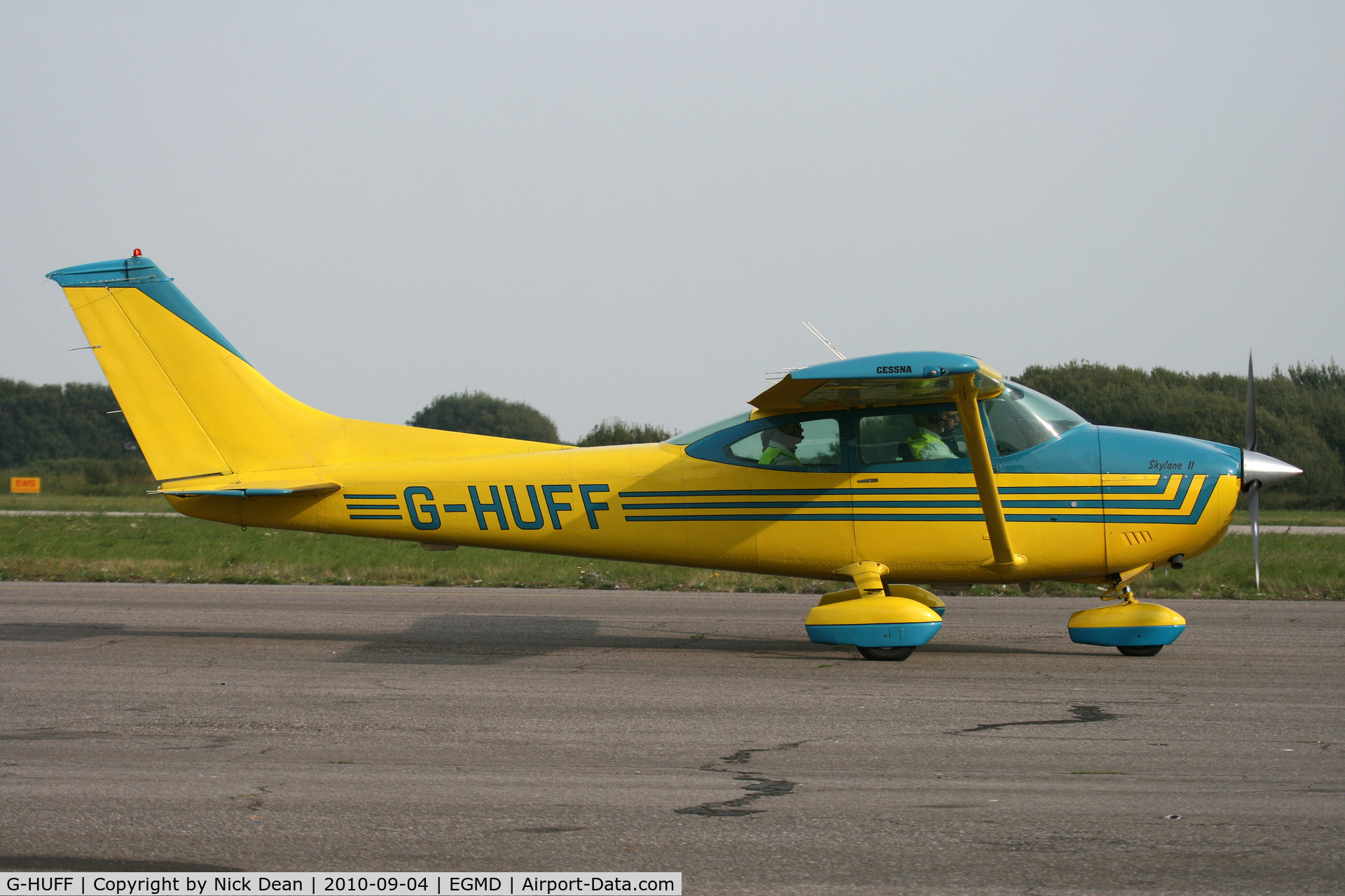 G-HUFF, 1975 Cessna 182P Skylane C/N 182-64076, EGMD