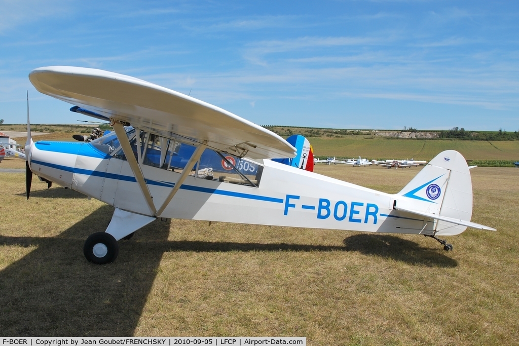 F-BOER, Piper PA-19 Super Cub C/N 181442, au parking