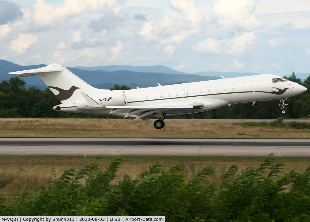 M-VQBI, 2006 Bombardier BD-700-1A10 Global Express C/N 9213, Landing rwy 16