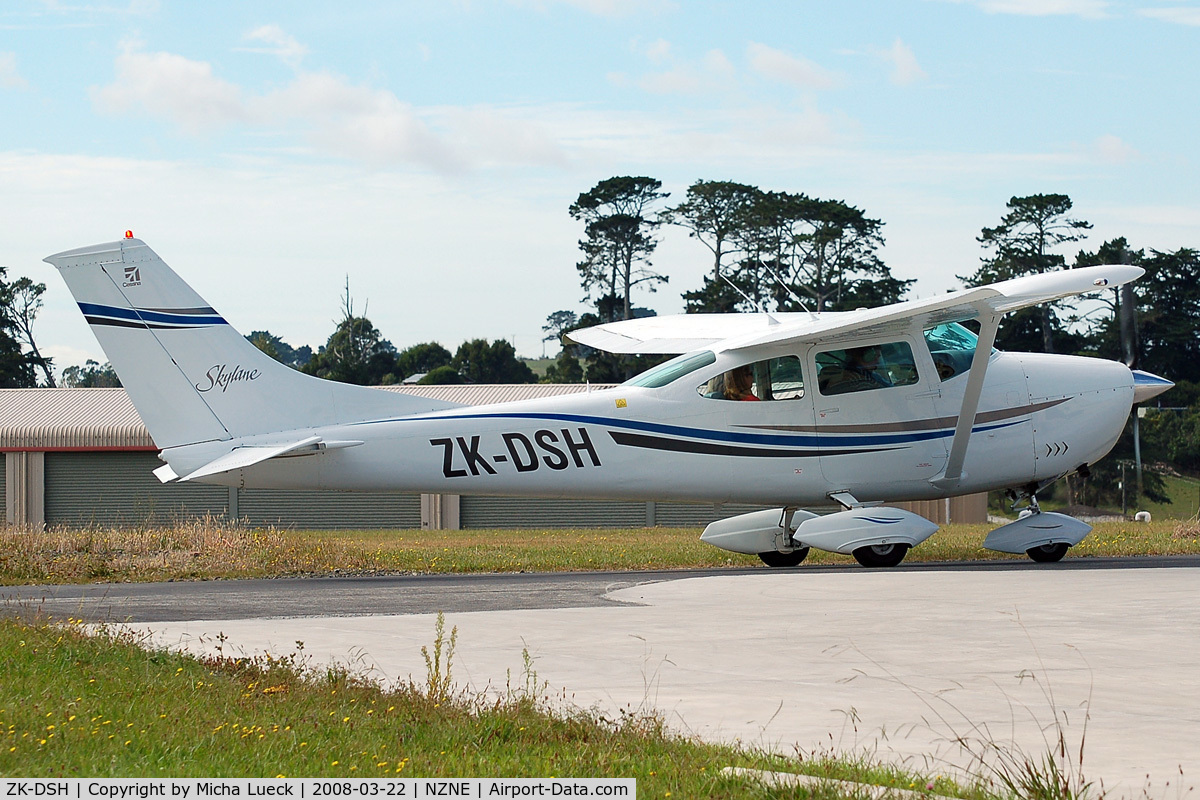 ZK-DSH, Cessna 182K Skylane C/N 18257907, At North Shore Aerodrome
