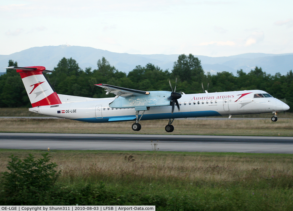 OE-LGE, 2001 De Havilland Canada DHC-8-402Q Dash 8 C/N 4042, Landing rwy 16