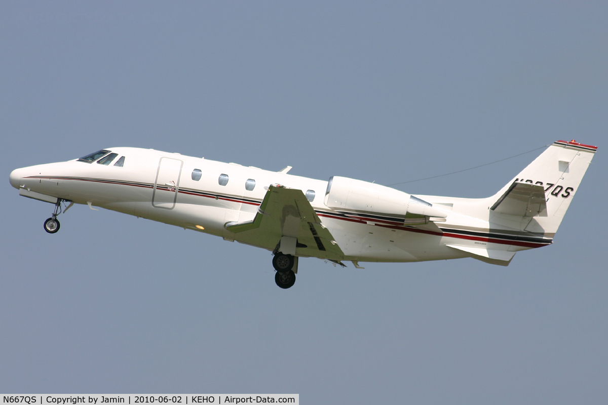 N667QS, 2004 Cessna 560XL Citation Excel C/N 560-5365, NetJets' EJA667 departing runway 23.