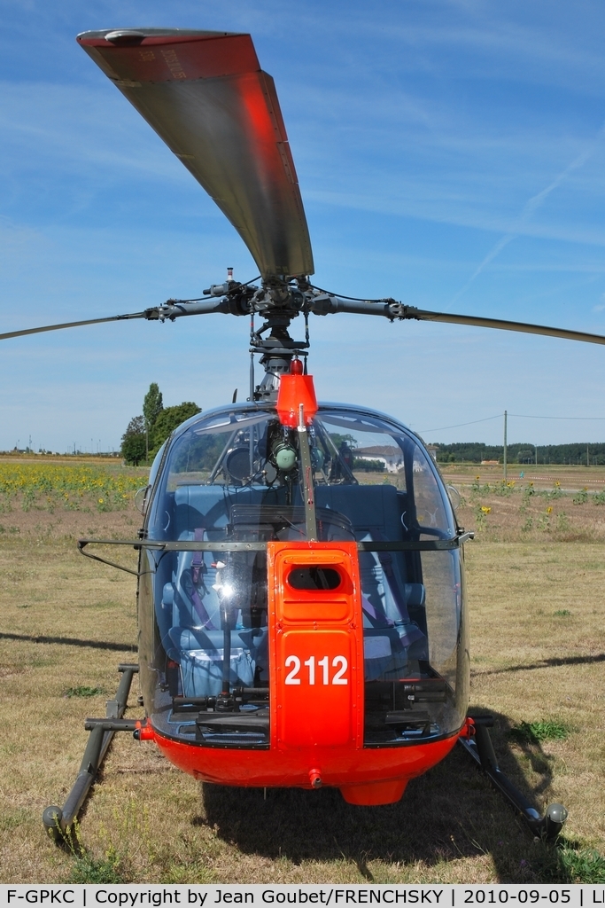 F-GPKC, Eurocopter SA-318C Alouette II Astazou C/N 2112, au parking