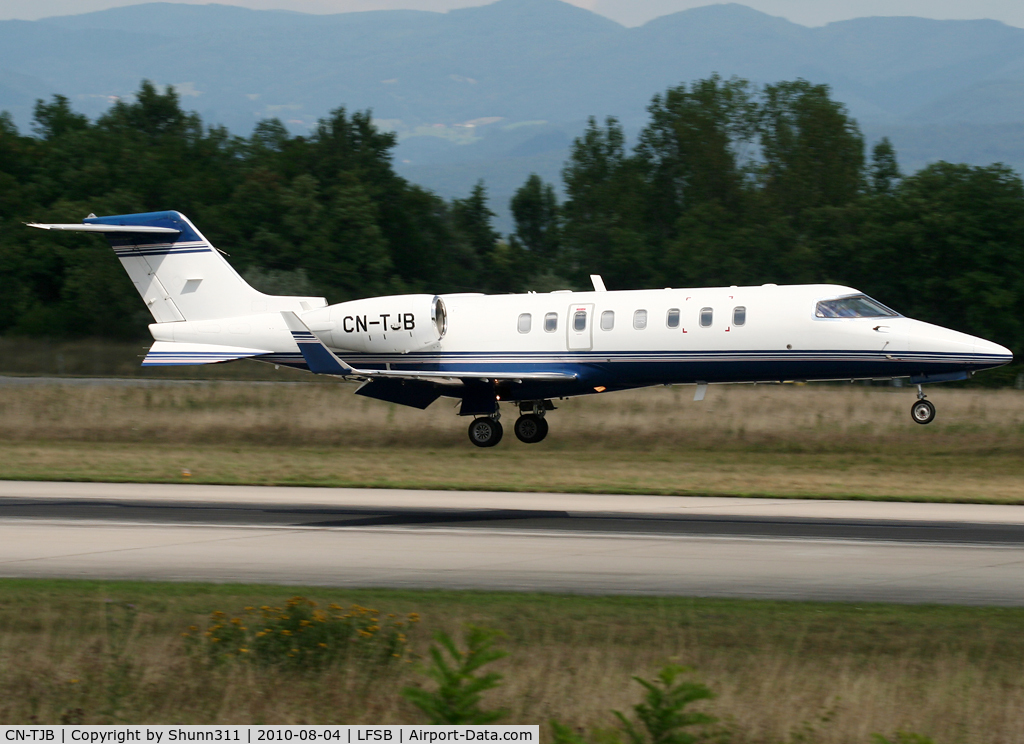 CN-TJB, 2000 Learjet 45 C/N 112, Landing rwy 16