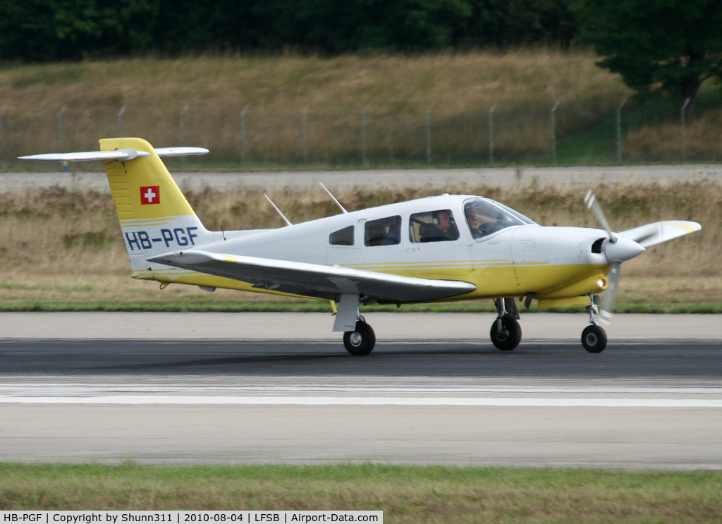 HB-PGF, 1981 Piper PA-28RT-201T Turbo Arrow IV C/N 28R-8131121, Landing rwy 16