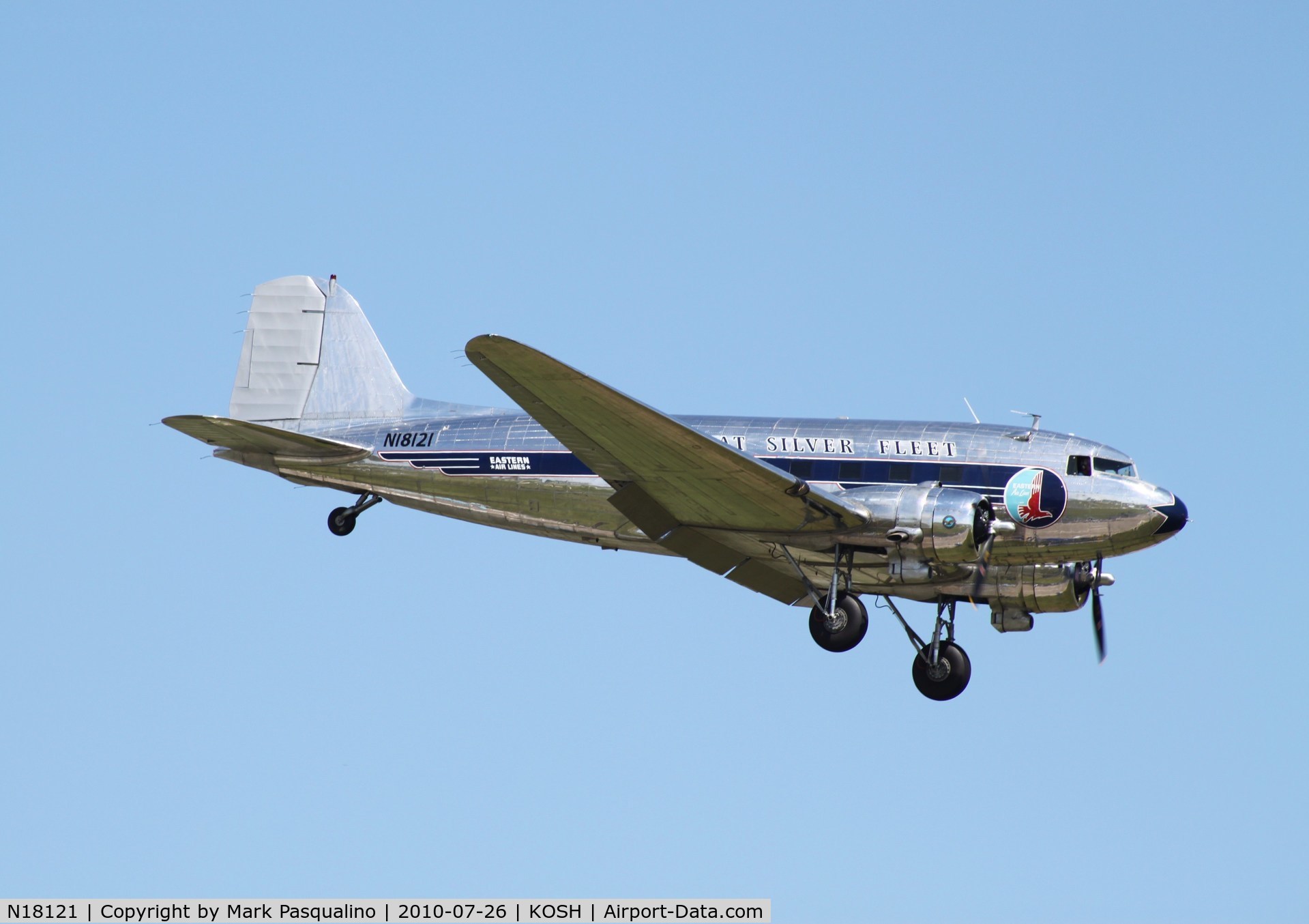 Aircraft N18121 (1937 Douglas DC-3A (DC-3-201) C/N 1997) Photo by Mark ...