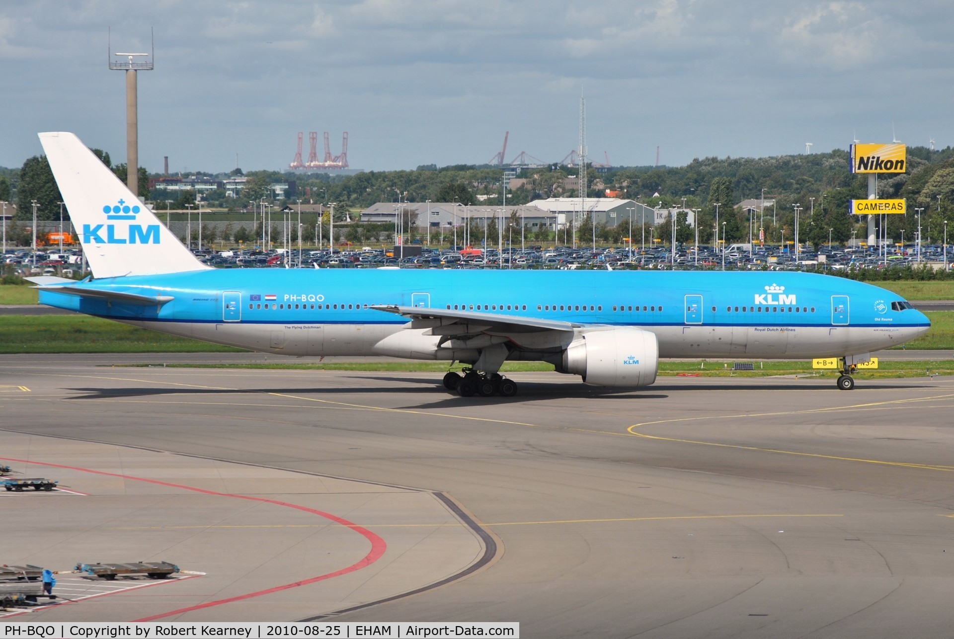 PH-BQO, 2007 Boeing 777-206/ER C/N 35295, KLM heavy taxiing around for departure