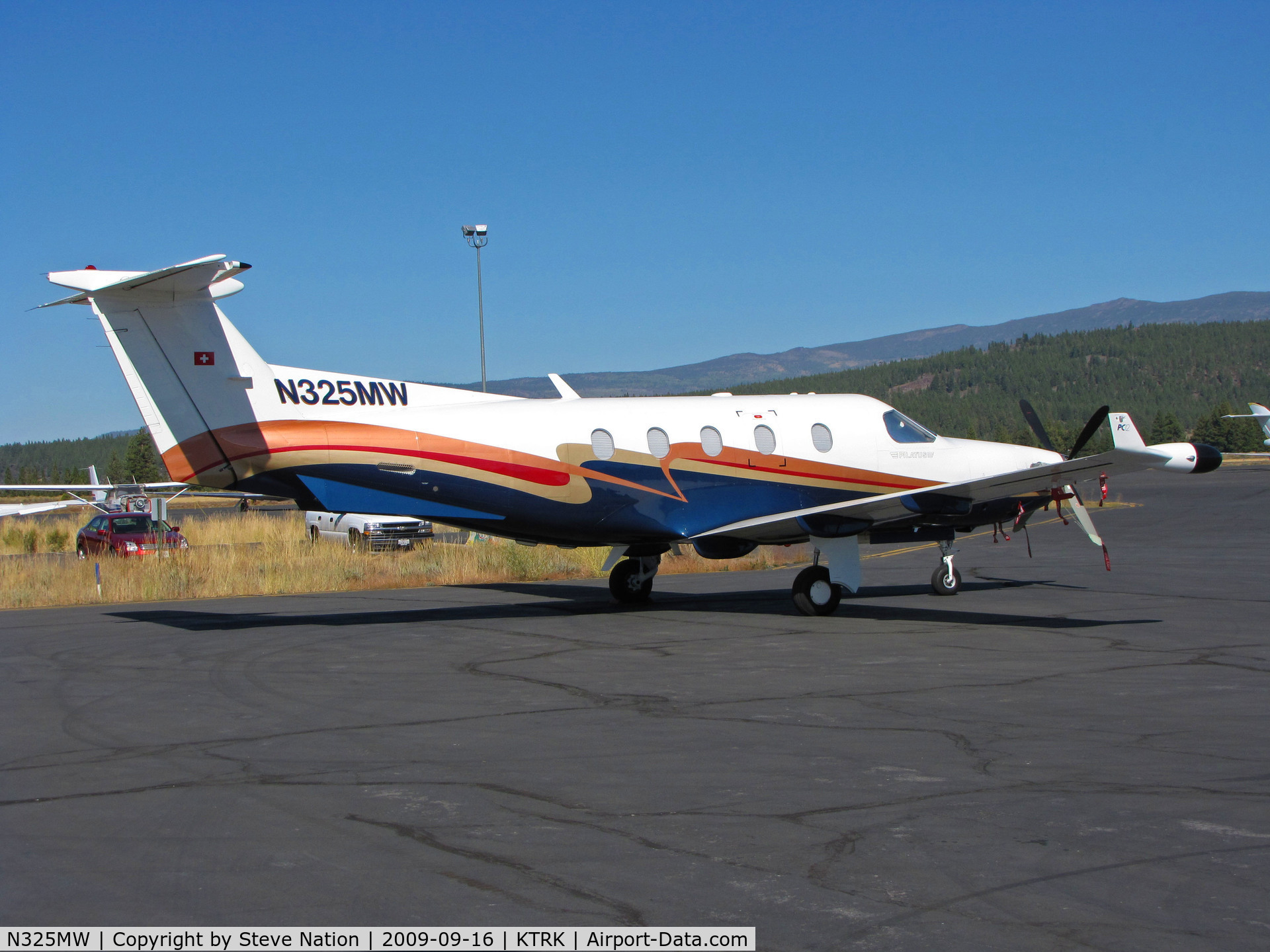 N325MW, 2000 Pilatus PC-12/45 C/N 325, 2000 PC-12/45 @ Tahoe-Truckee Airport, CA