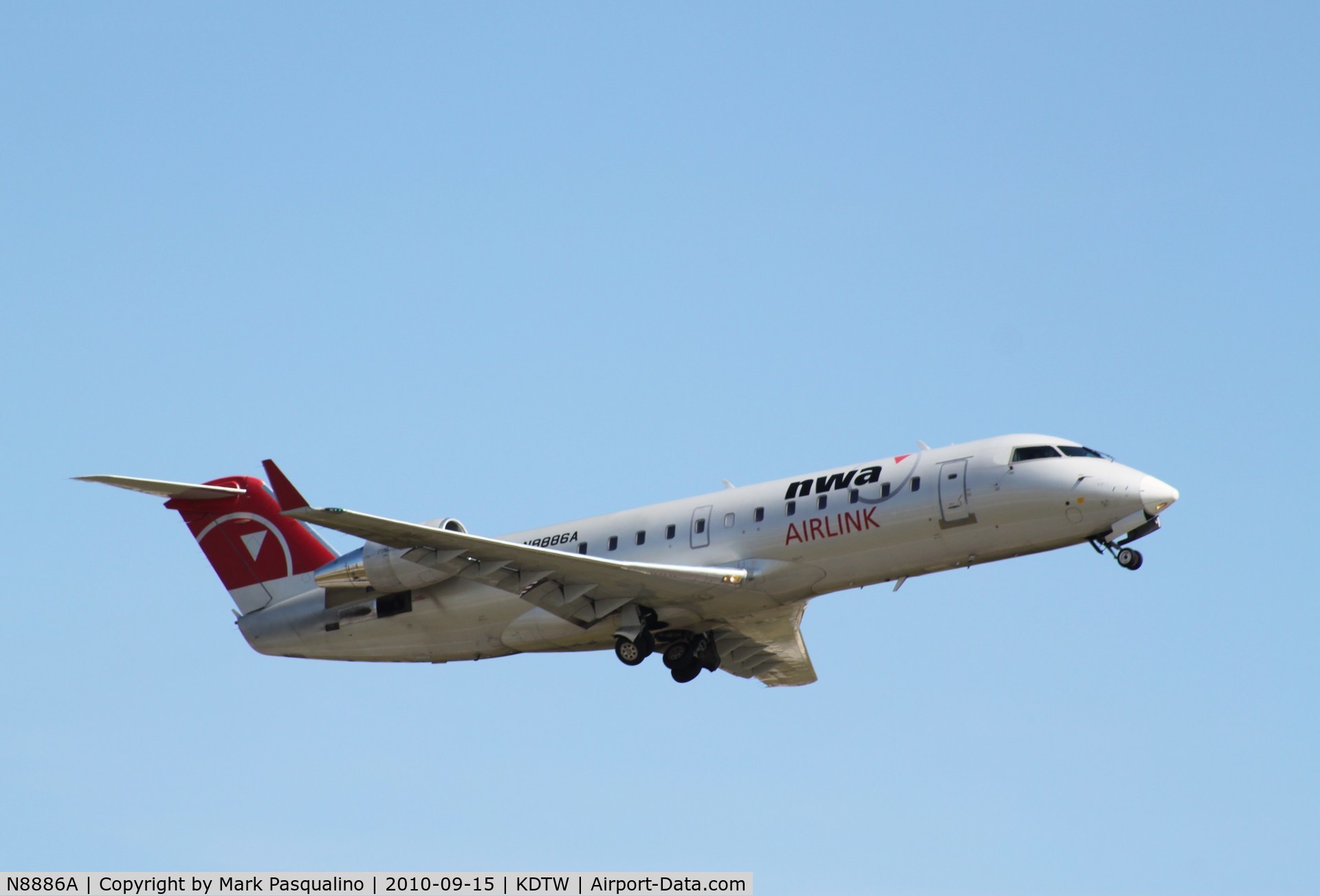 N8886A, 2003 Bombardier CRJ-200 (CL-600-2B19) C/N 7886, CL-600-2B19