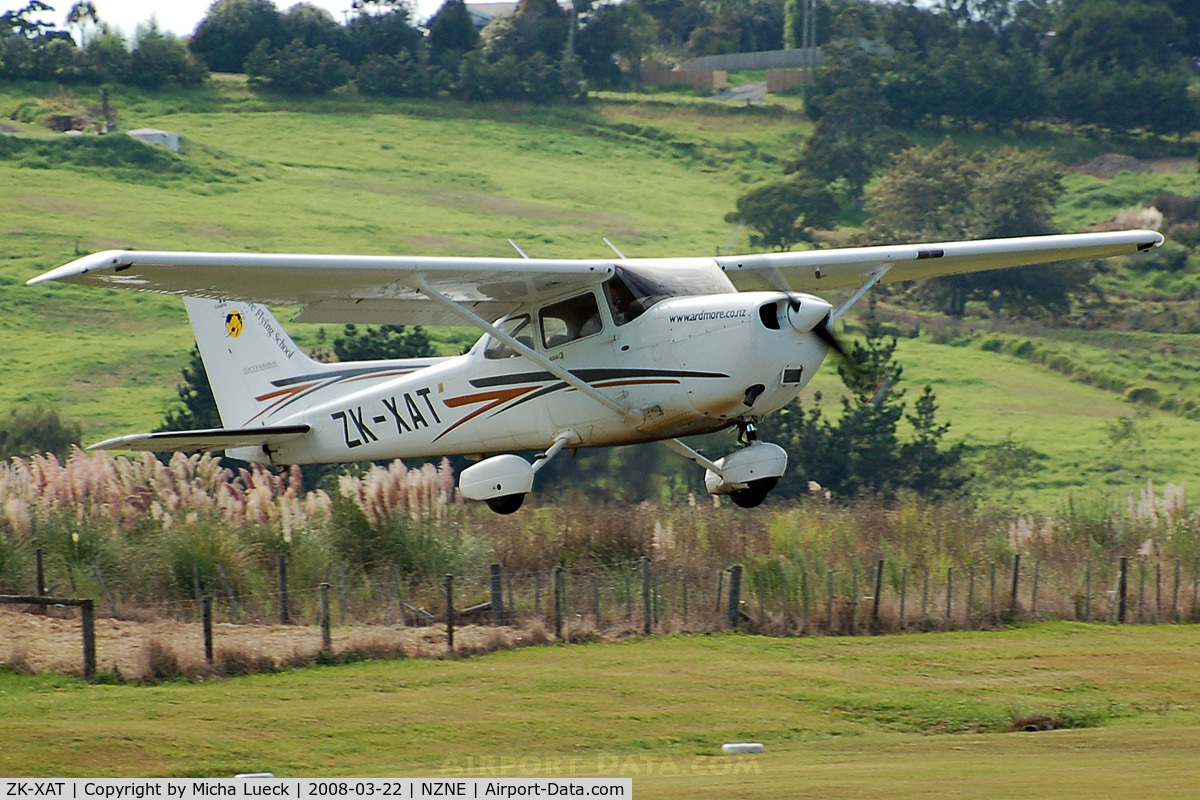 ZK-XAT, Cessna 172R C/N 17281262, At North Shore Aerodrome