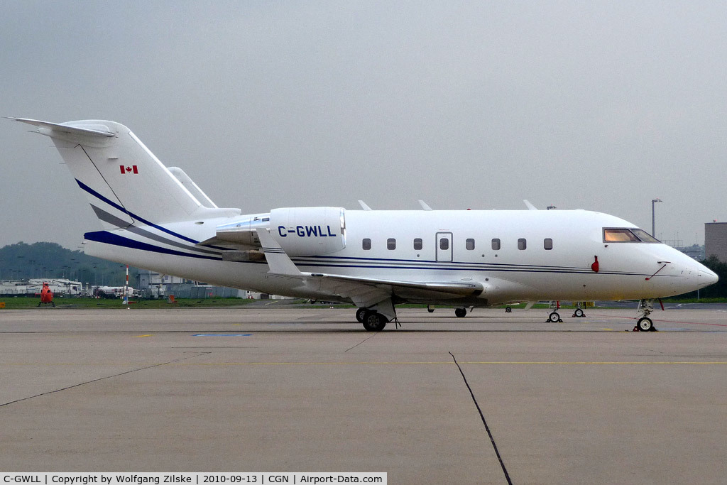 C-GWLL, 2001 Bombardier Challenger 604 (CL-600-2B16) C/N 5484, visitor
