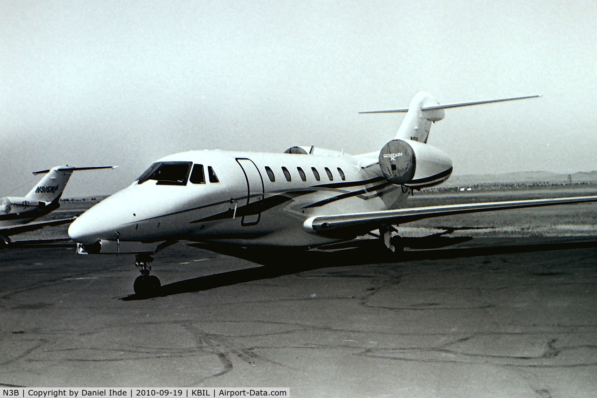 N3B, 2002 Cessna 750 Citation X C/N 750-0177, Testing my new (old) Rollei 35 film camera loaded with Kodak Tri-X 400 Film.  Self developed in a 1:100 diluted soup.