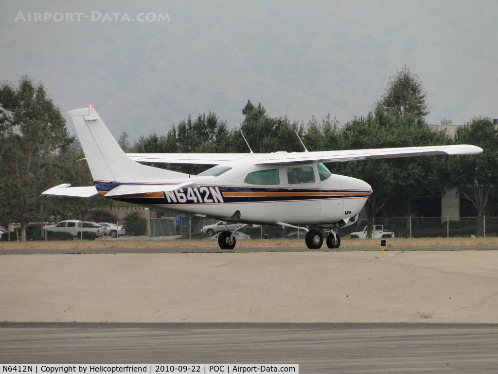 N6412N, 1978 Cessna T210N Turbo Centurion C/N 21062988, Preflighting and waiting for clearance to take off on runway 26L