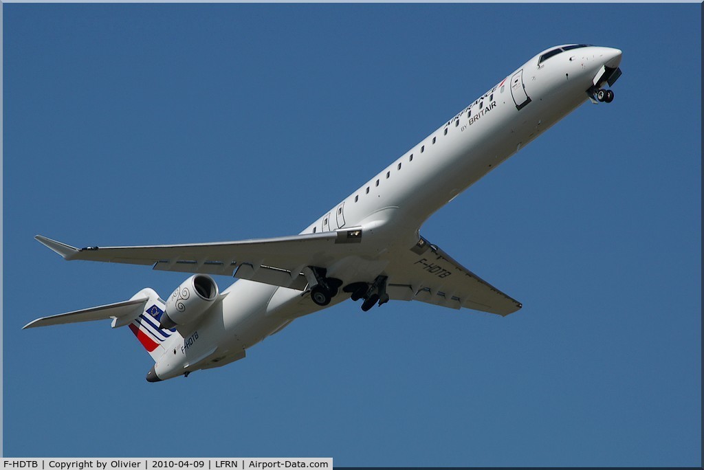 F-HDTB, 2006 Bombardier CRJ-900ER (CL-600-2D24) C/N 15063, Take-off from Rennes.
