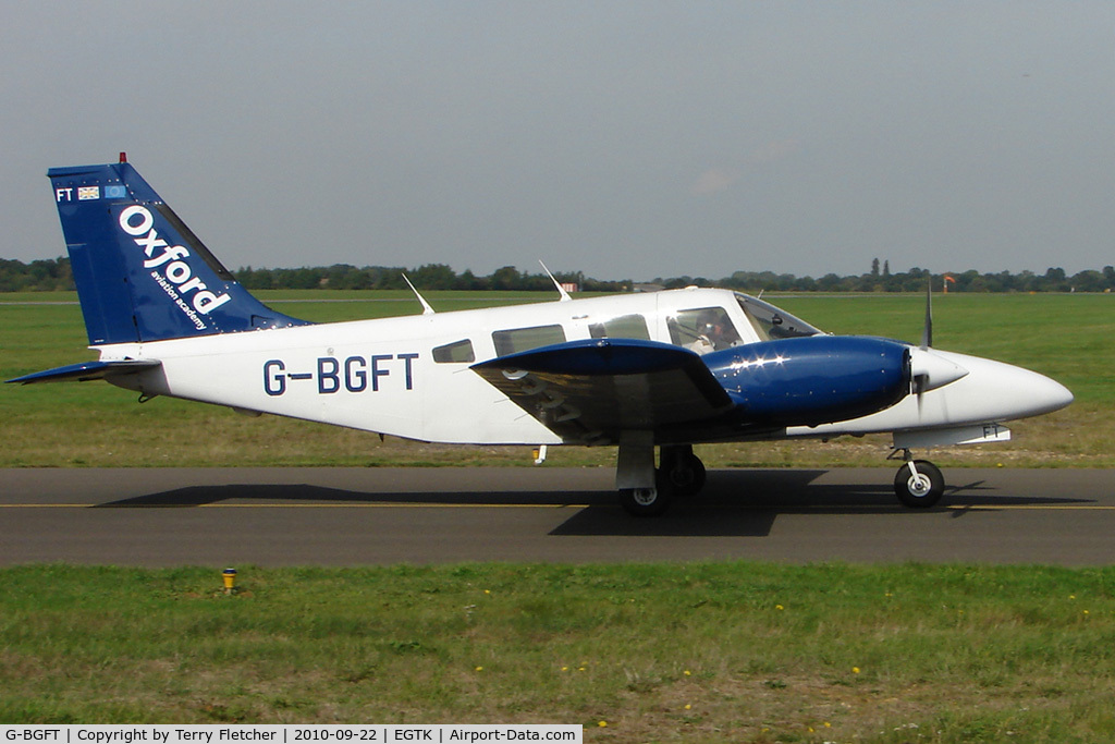 G-BGFT, 1978 Piper PA-34-200T Seneca II C/N 34-7870218, 1978 Piper PIPER PA-34-200T, c/n: 34-7870218 at Kidlington