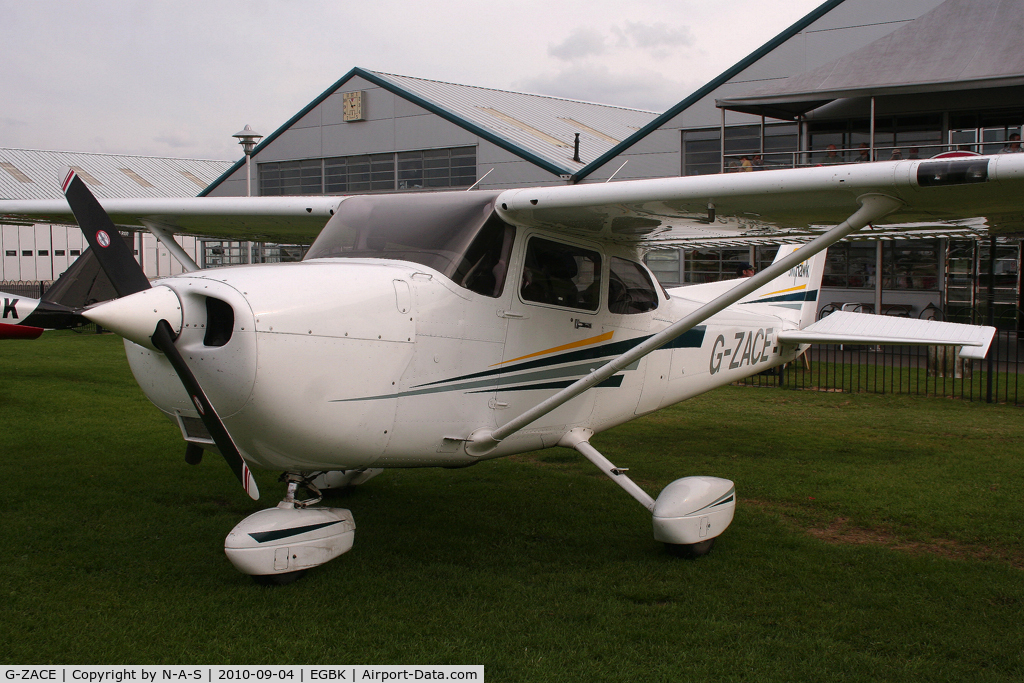 G-ZACE, 2001 Cessna 172S C/N 172S8808, LAA Rally 2010