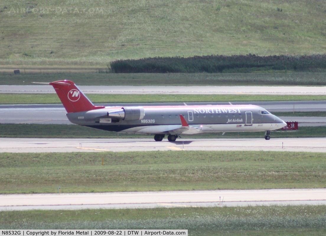 N8532G, 2001 Bombardier CRJ-200LR (CL-600-2B19) C/N 7532, Pinnacle CRJ-200
