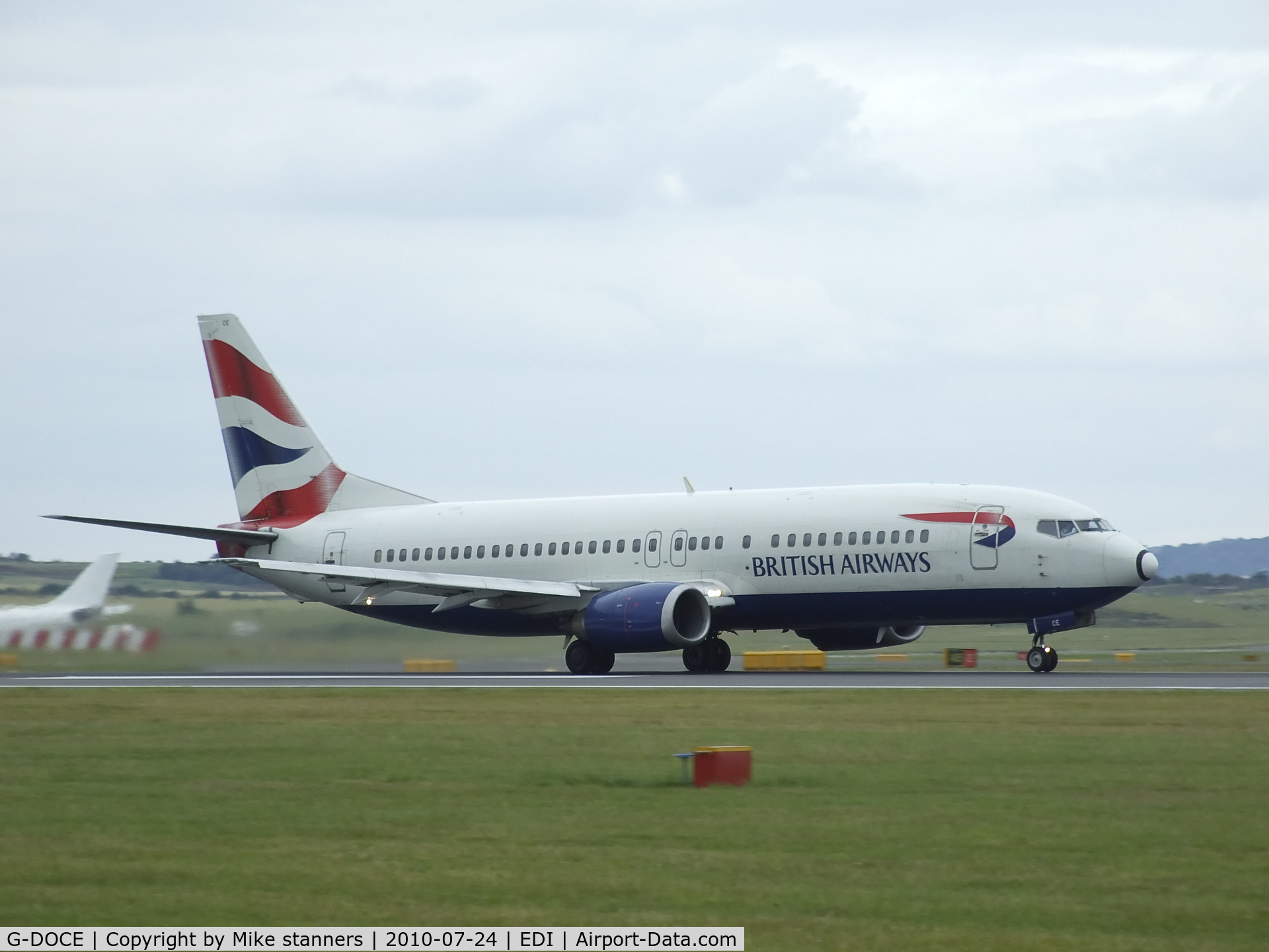 G-DOCE, 1991 Boeing 737-436 C/N 25350, British airways B737-400 on runway 24
