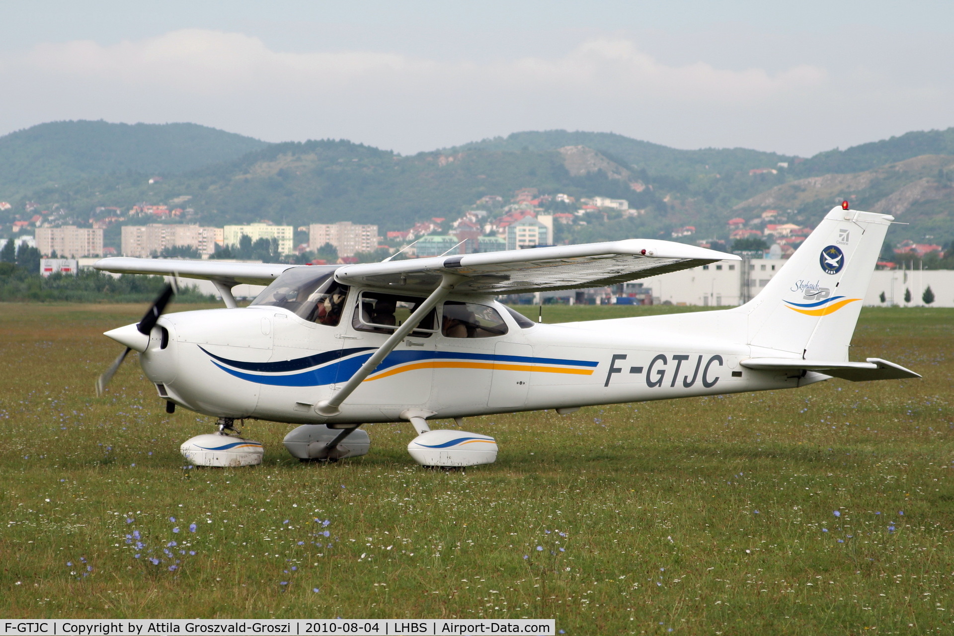 F-GTJC, Cessna 172S C/N 172S8277, In a visitor on Budaörs