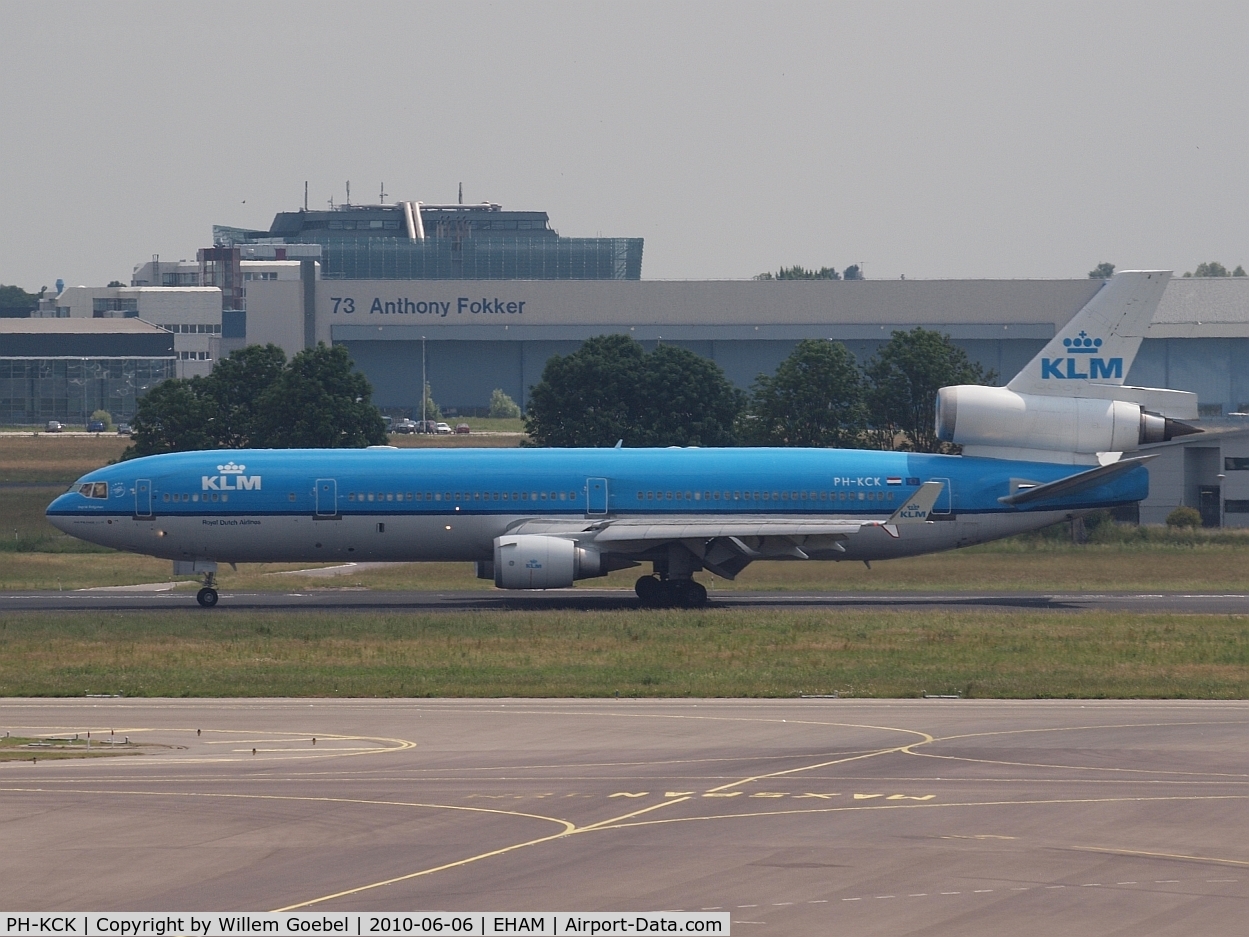 PH-KCK, 1997 McDonnell Douglas MD-11 C/N 48564, Arrival on Amsterdam airport  and taxi to the gate