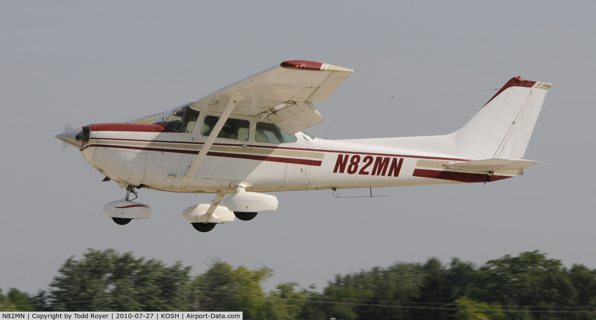 N82MN, 1976 Cessna R172K Hawk XP C/N R1722014, EAA AIRVENTURE 2010
