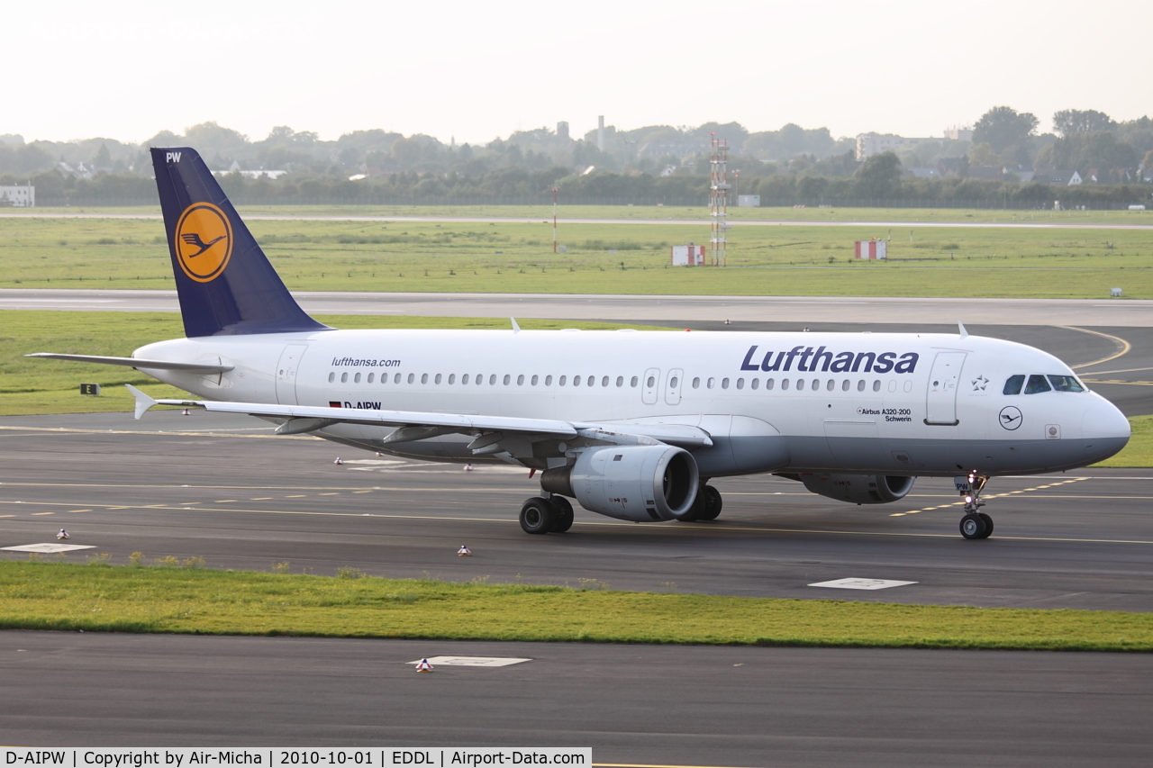 D-AIPW, 1990 Airbus A320-211 C/N 137, Lufthansa, Airbus A320-211, CN: 137, Aircraft Name: Schwerin