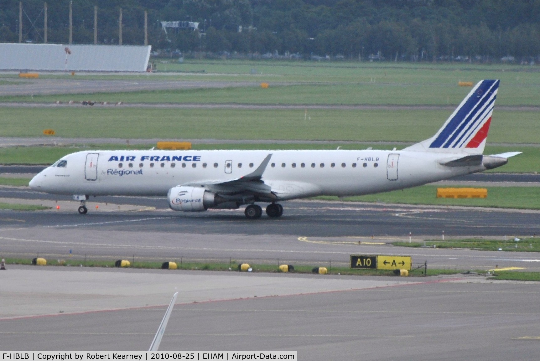 F-HBLB, 2007 Embraer 190LR (ERJ-190-100LR) C/N 19000060, Air France Regional taxiing for departure