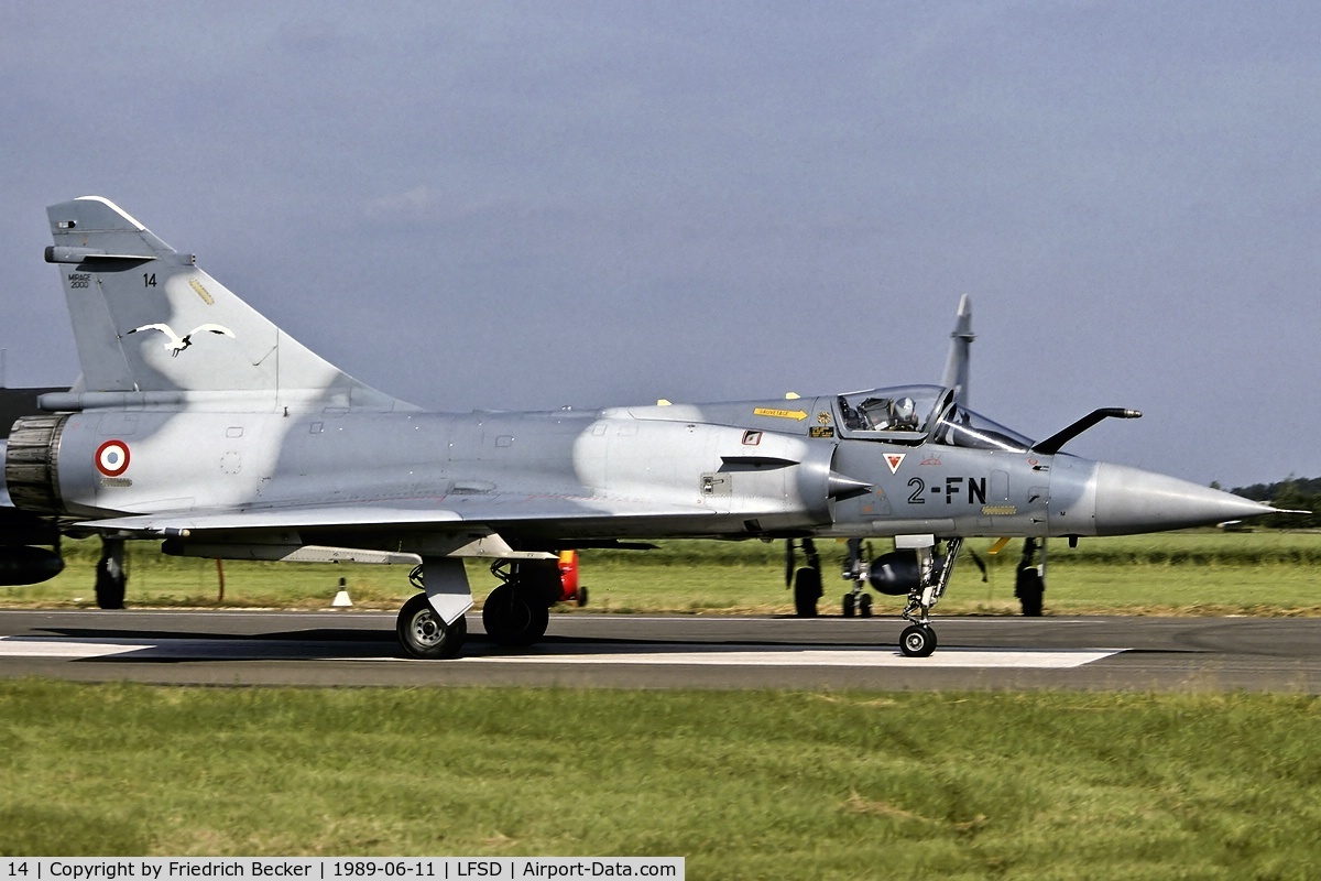 14, Dassault Mirage 2000C C/N 14, Dijon Meeting National May 1989