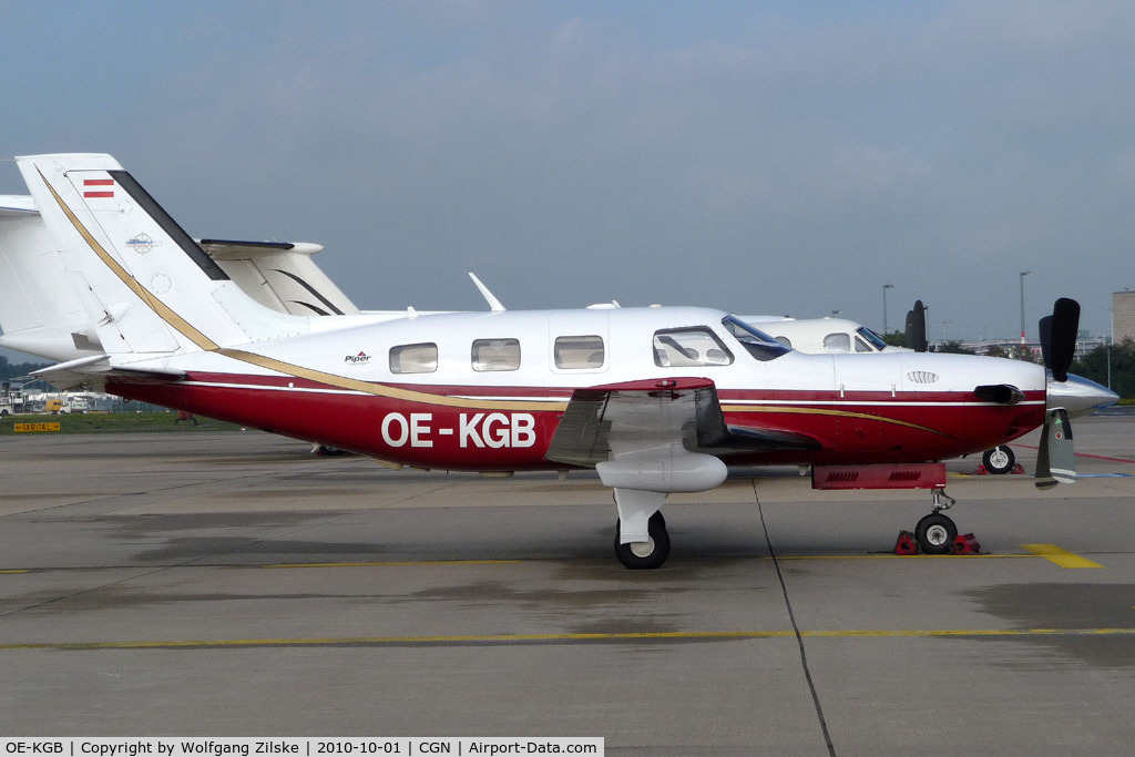 OE-KGB, 2001 Piper PA-46-500TP C/N 4697035, visitor