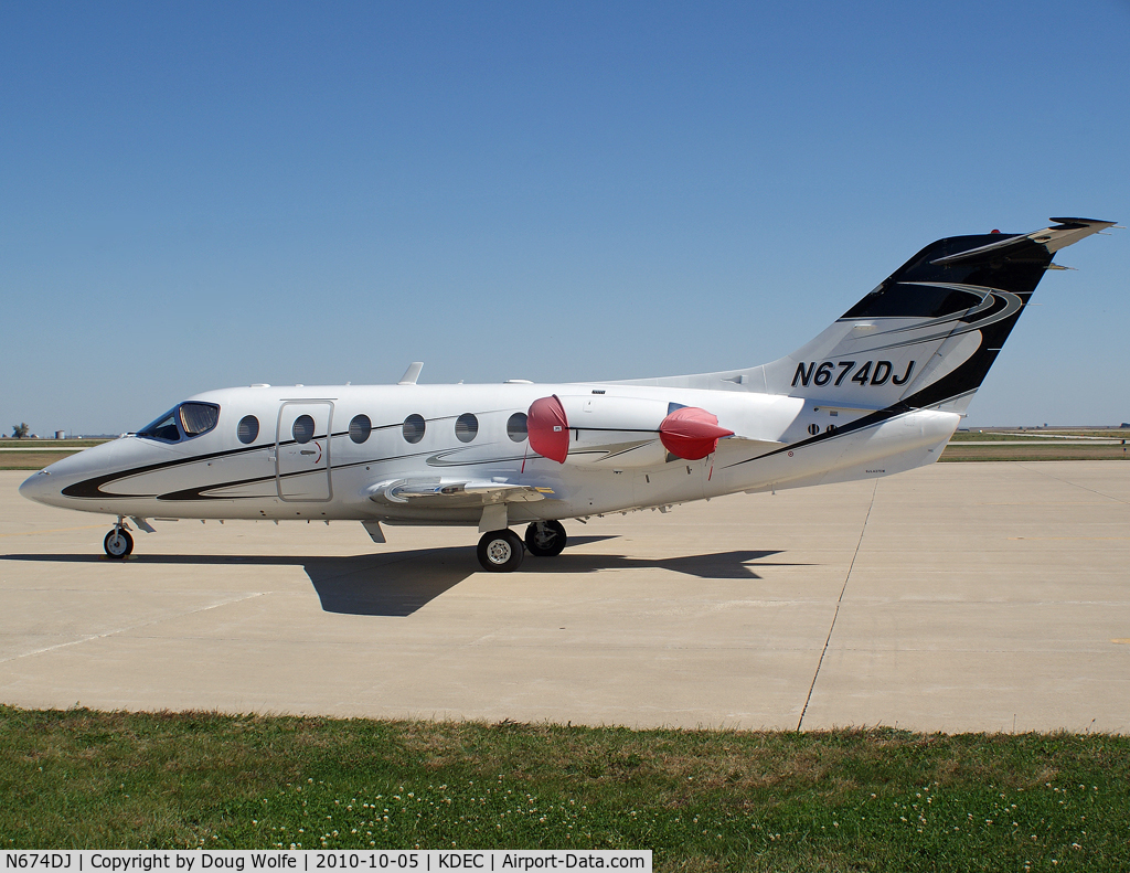 N674DJ, 1999 Raytheon Aircraft Company 400A C/N RK-232, Aircraft constructed in 1999.  Parked at Decatur, Illinois KDEC.
