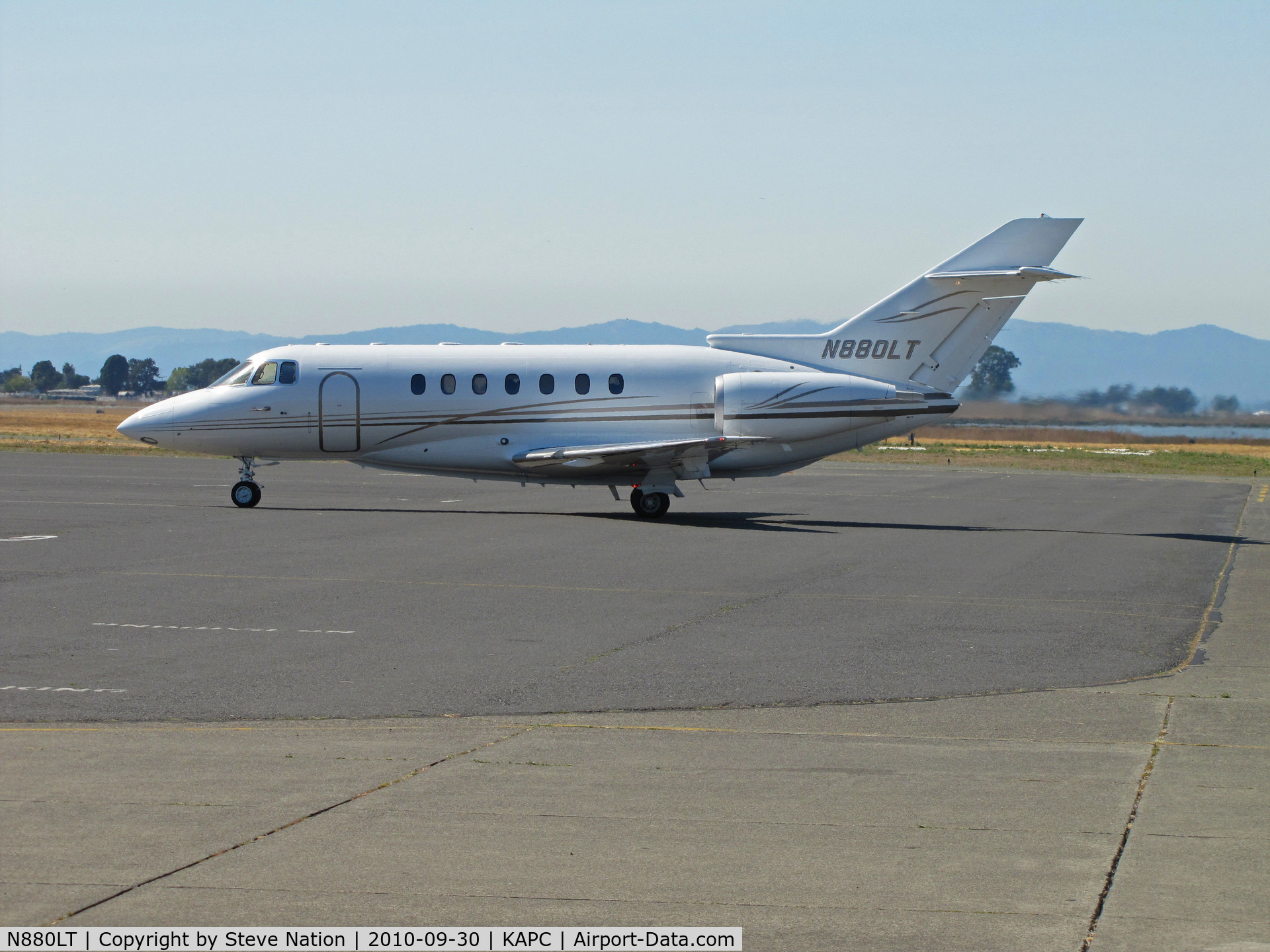 N880LT, 1996 Raytheon Corporate Jets Inc Hawker 1000 C/N 259051, MN-based Life Time Fitness 1996 Hawker 1000 on arrival