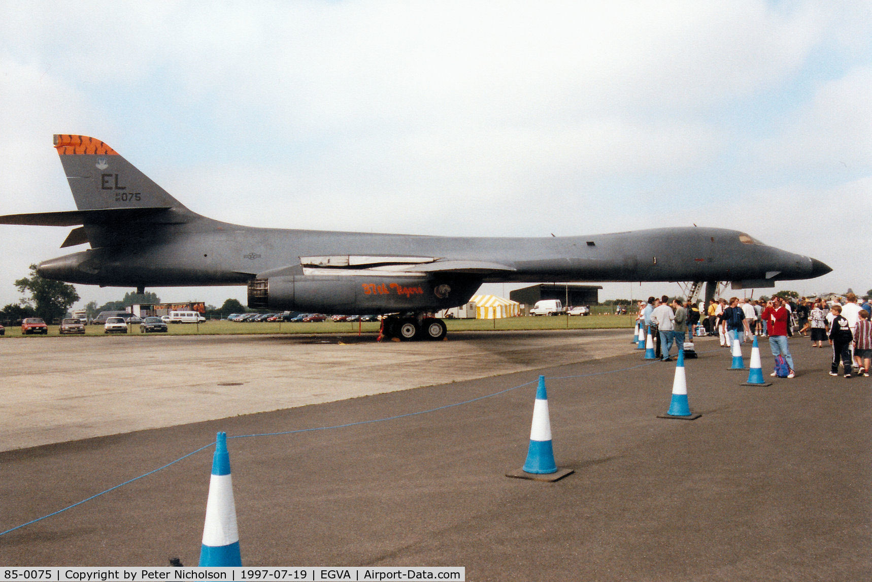 85-0075, 1985 Rockwell B-1B Lancer C/N 35, B-1B Lancer, callsign Tiger 01, of 37th Bomb Squadron/28th Bombardment Wing on display at the 1997 Intnl Air Tattoo at RAF Fairford.