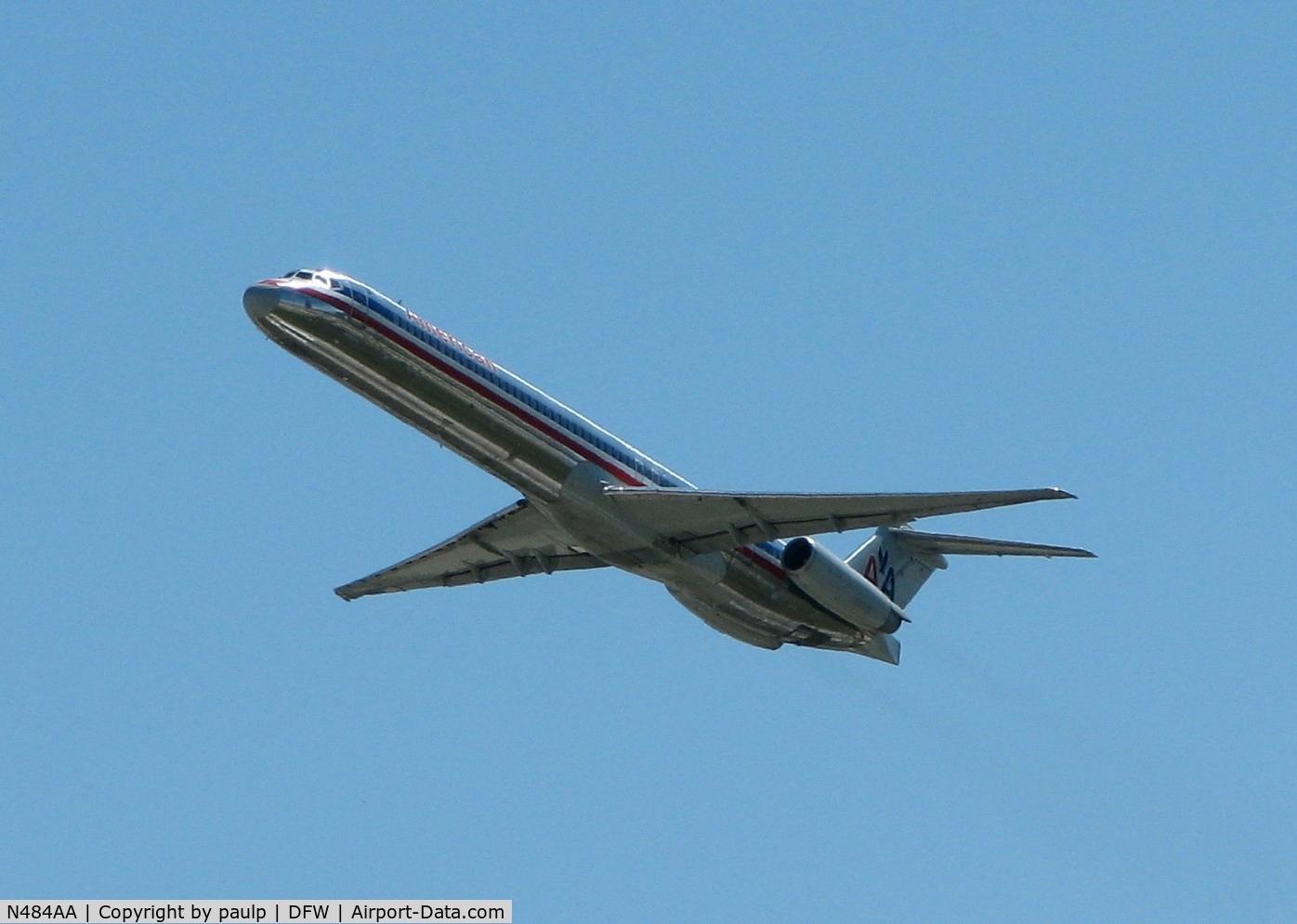 N484AA, 1988 McDonnell Douglas MD-82 (DC-9-82) C/N 49677, Off of 36R at DFW.