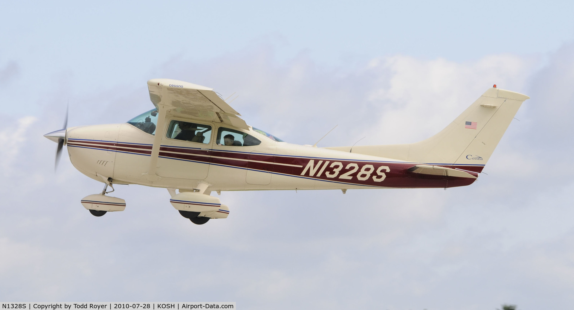 N1328S, 1976 Cessna 182P Skylane C/N 18264892, EAA AIRVENTURE 2010