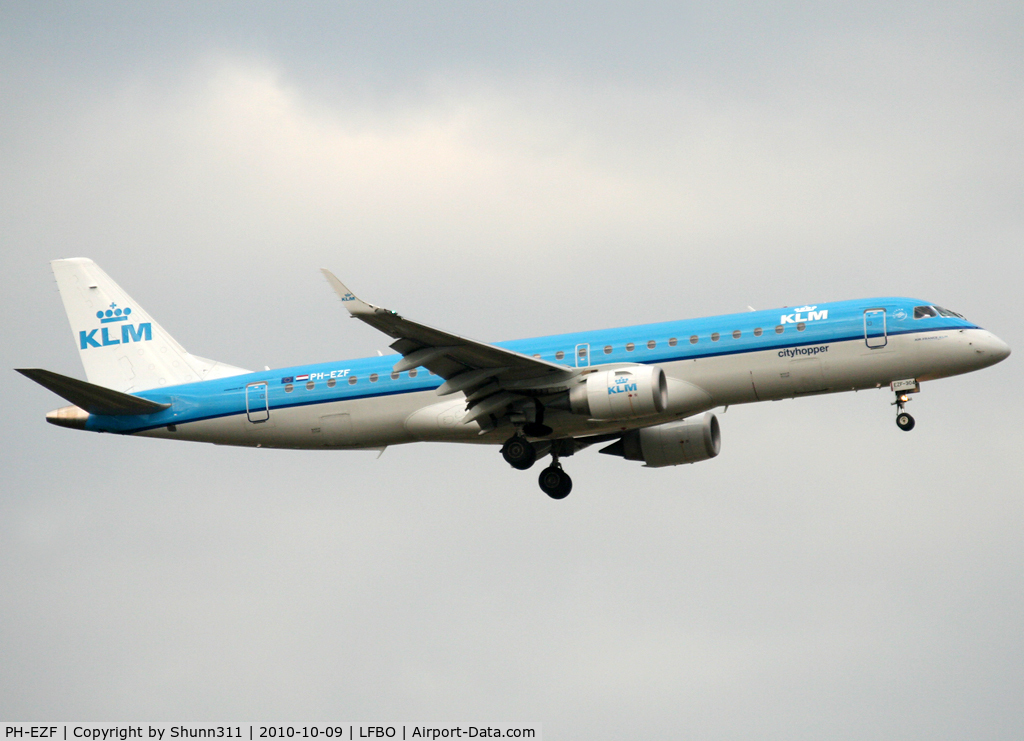 PH-EZF, 2009 Embraer 190LR (ERJ-190-100LR) C/N 19000304, Landing rwy 14L