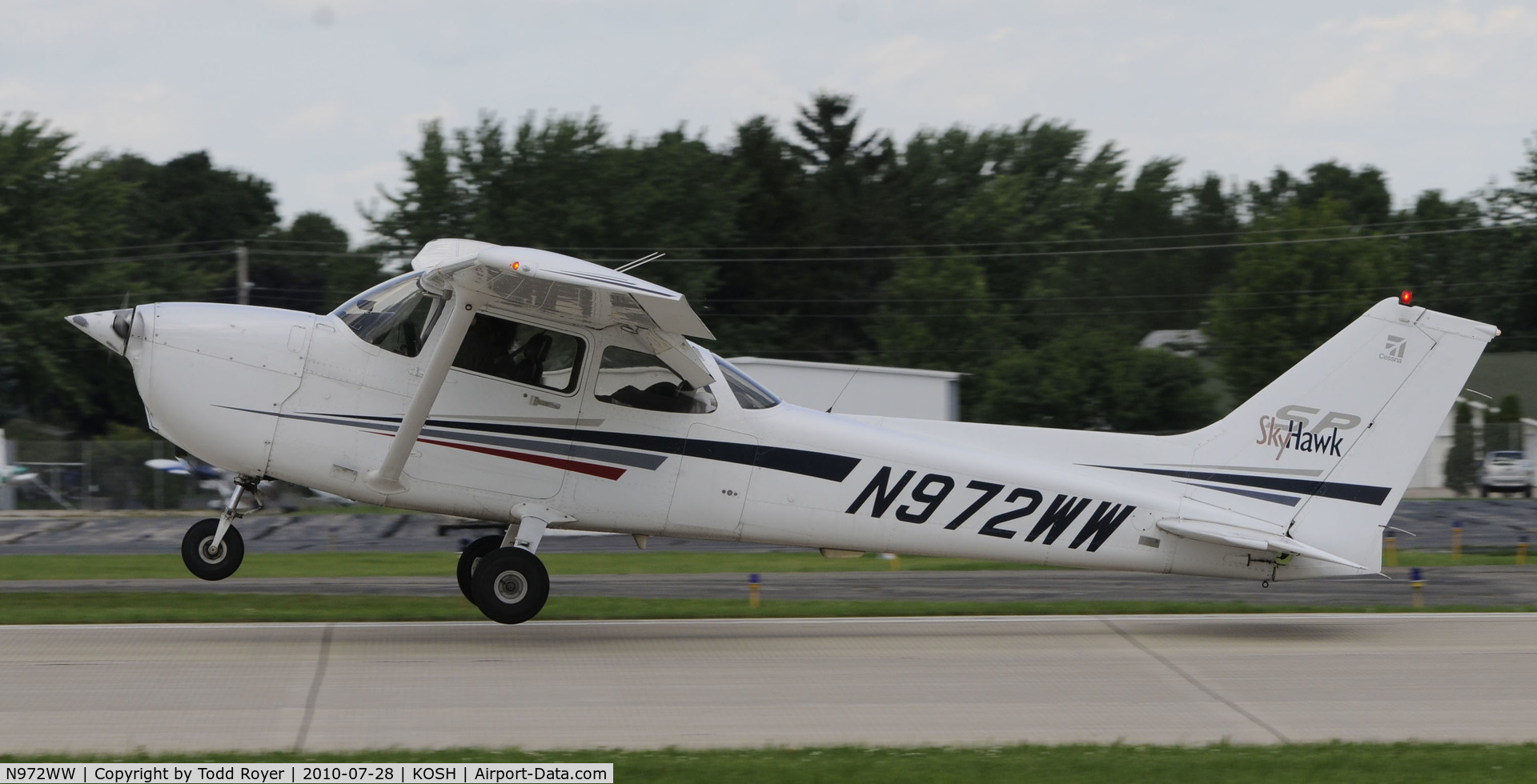 N972WW, 2002 Cessna 172S C/N 172S9072, EAA AIRVENTURE 2010